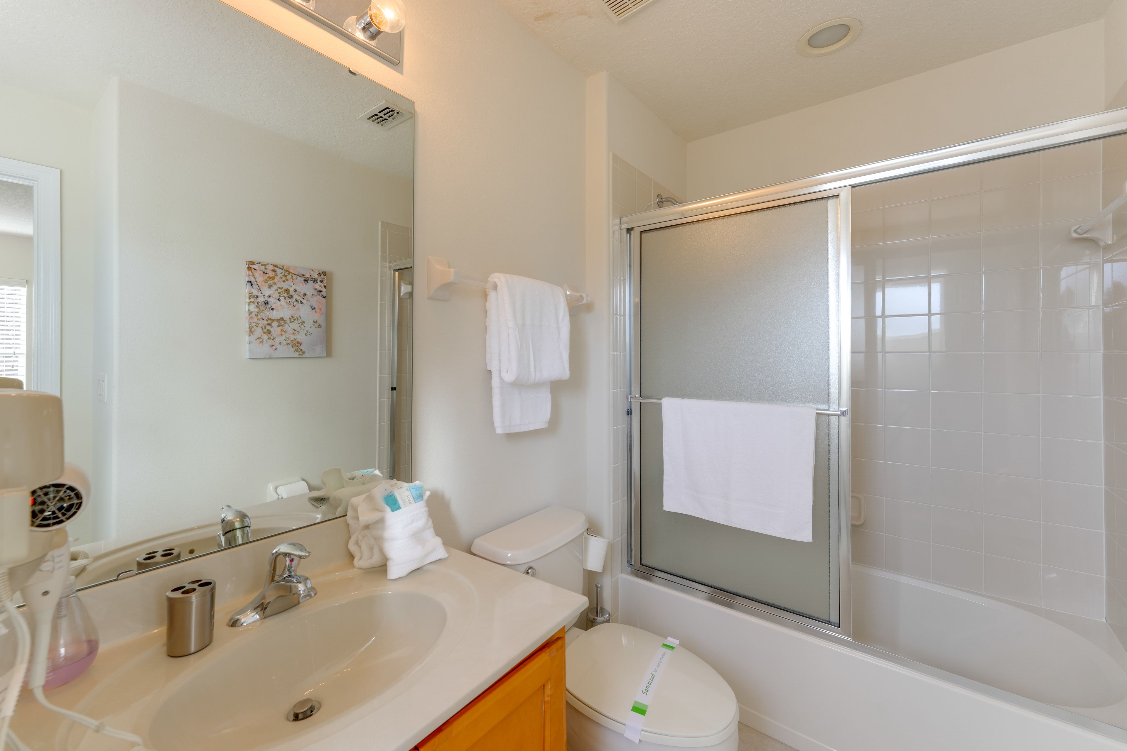 Full Bathroom | 2nd Floor