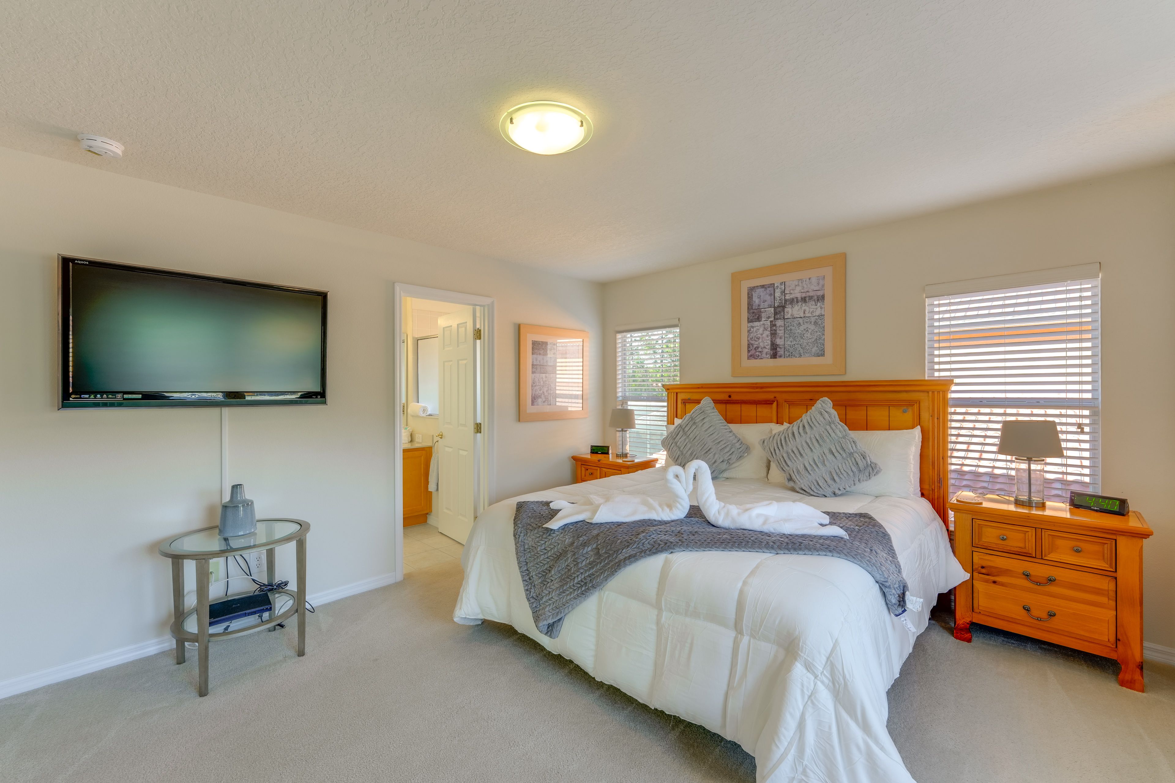 Bedroom 2 | 2nd Floor | King Bed