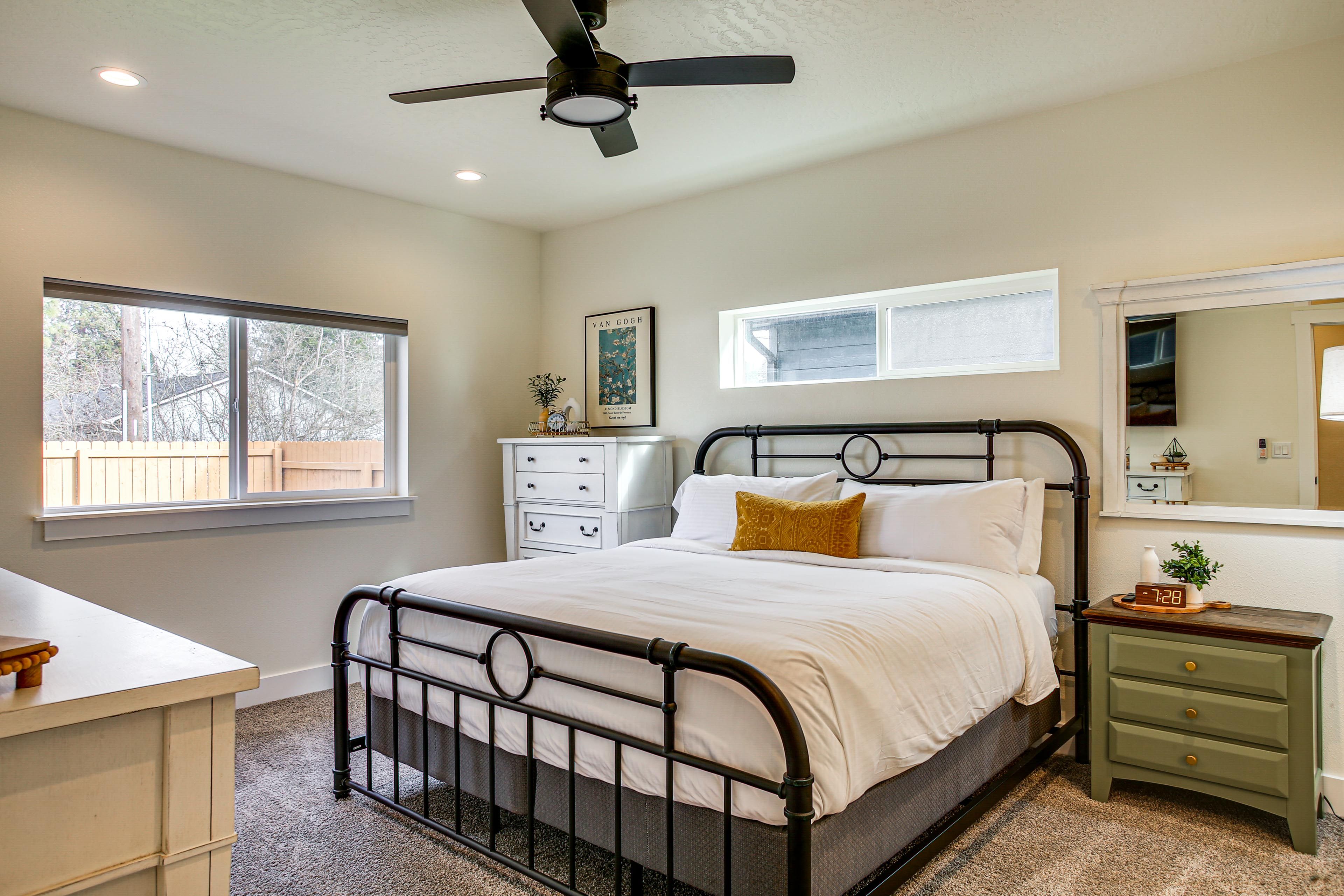 Bedroom 1 | 1st Floor | King Bed