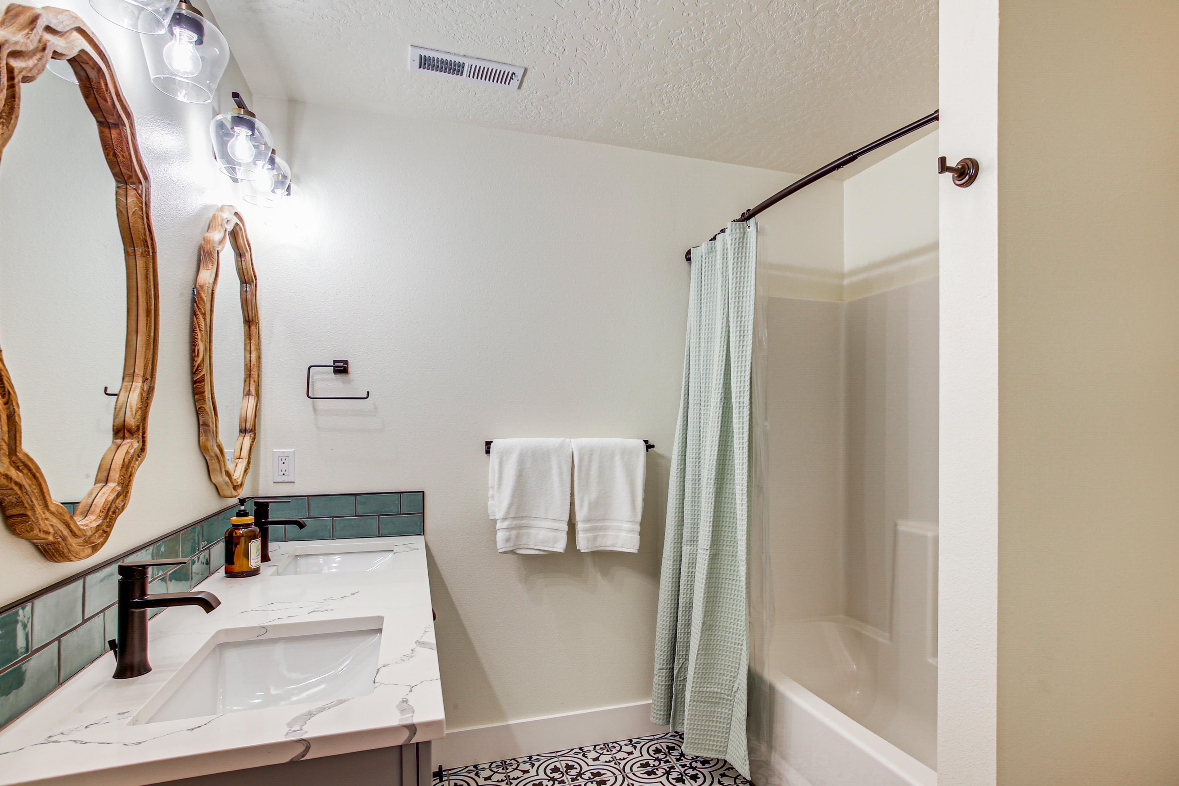 Full Bathroom | 2nd Floor