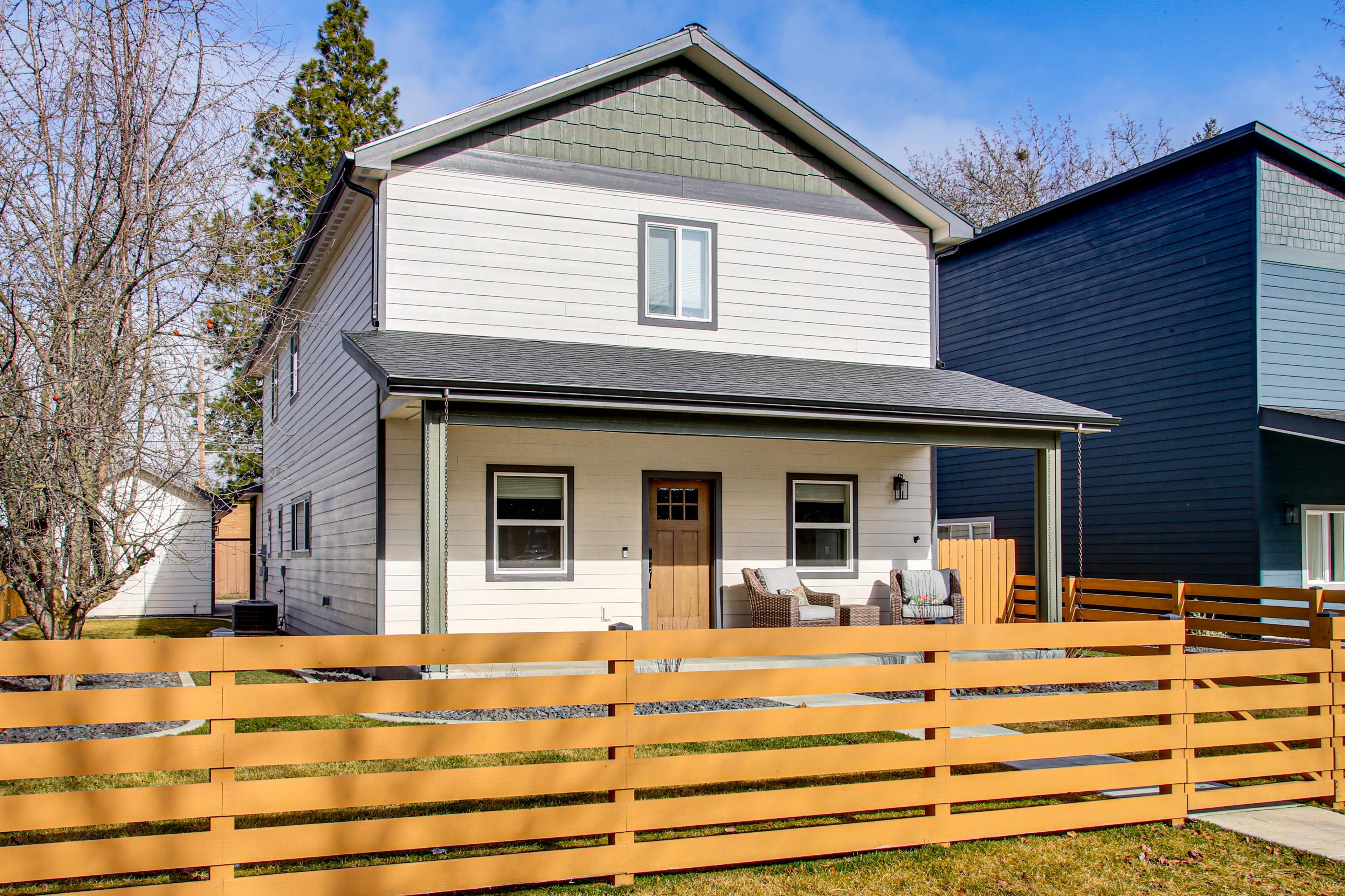 Parking | On-Site Parking (All Vehicles)