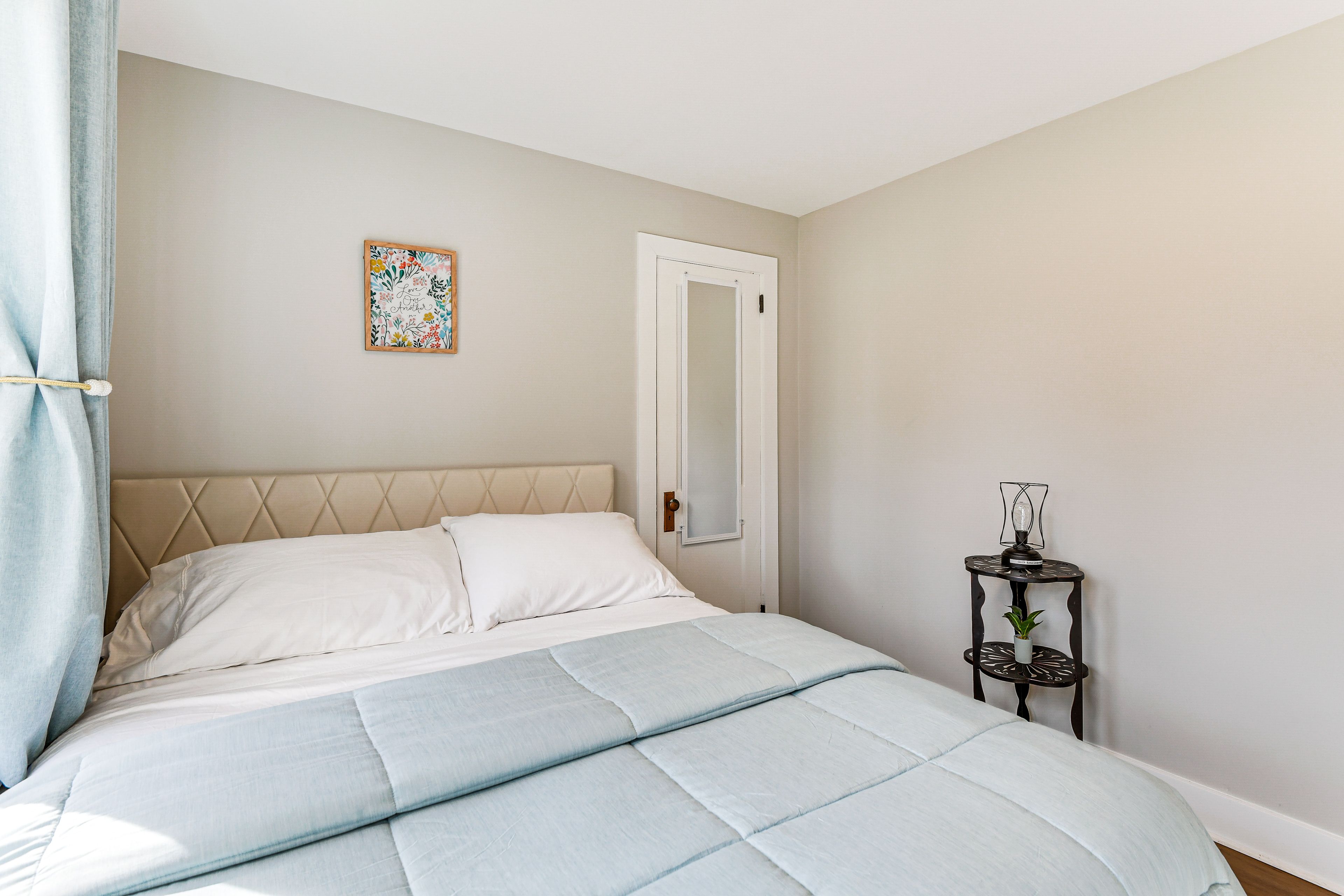 Bedroom 3 | Queen Bed | Smart TV | 2nd Floor