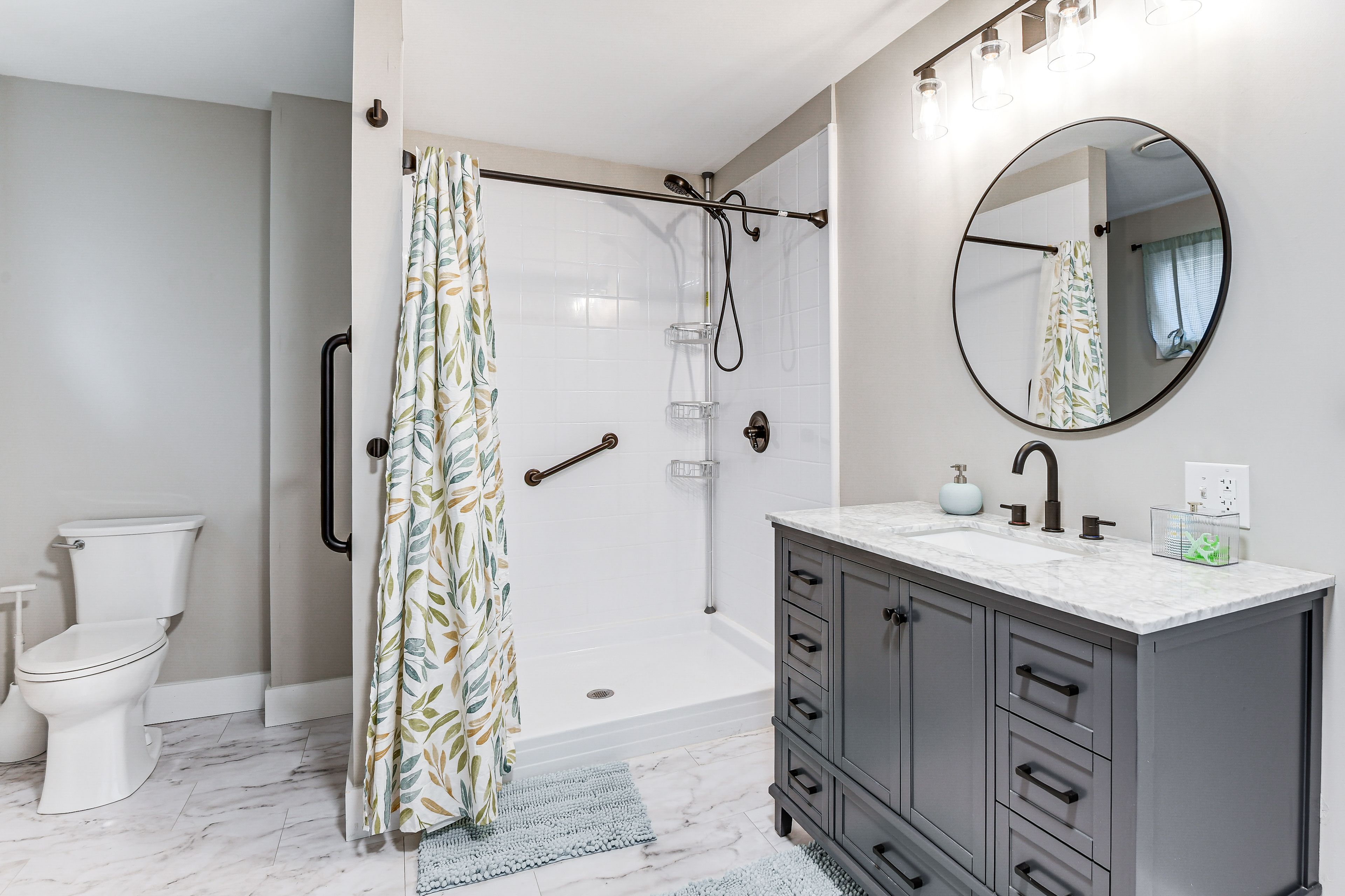 En-Suite Bathroom | Grab Rails | Washer/Dryer | 1st Floor