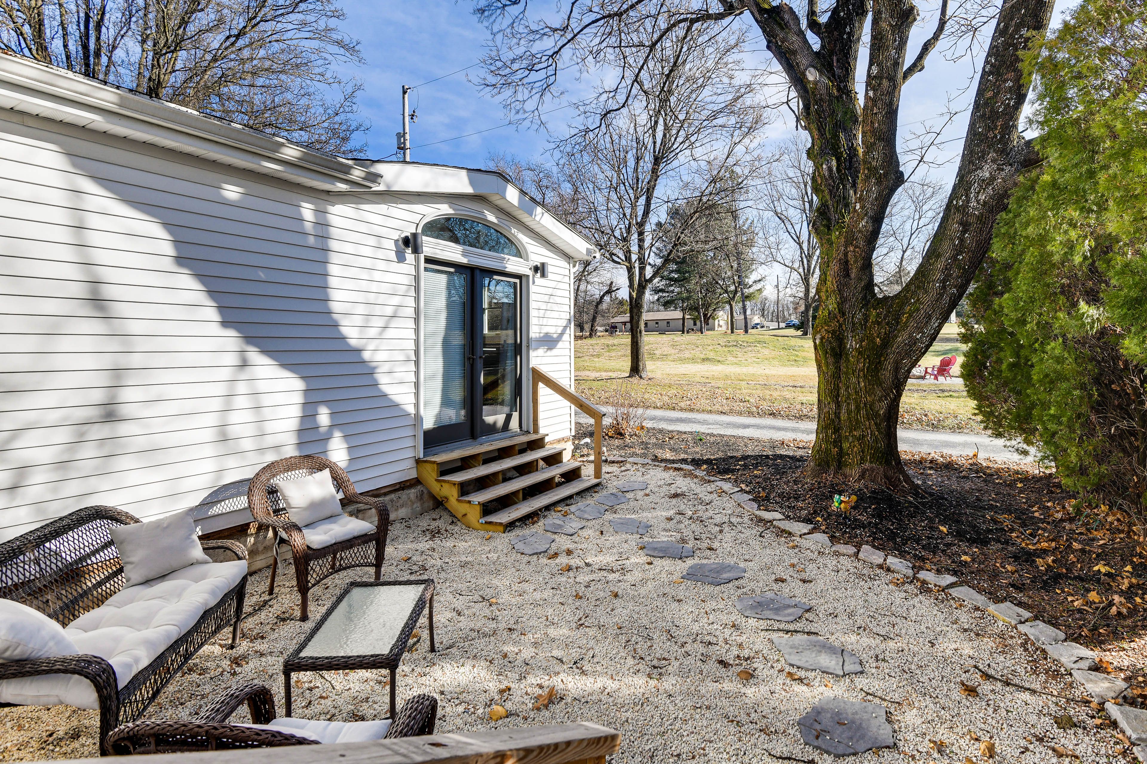 Patio | Lounge Seating