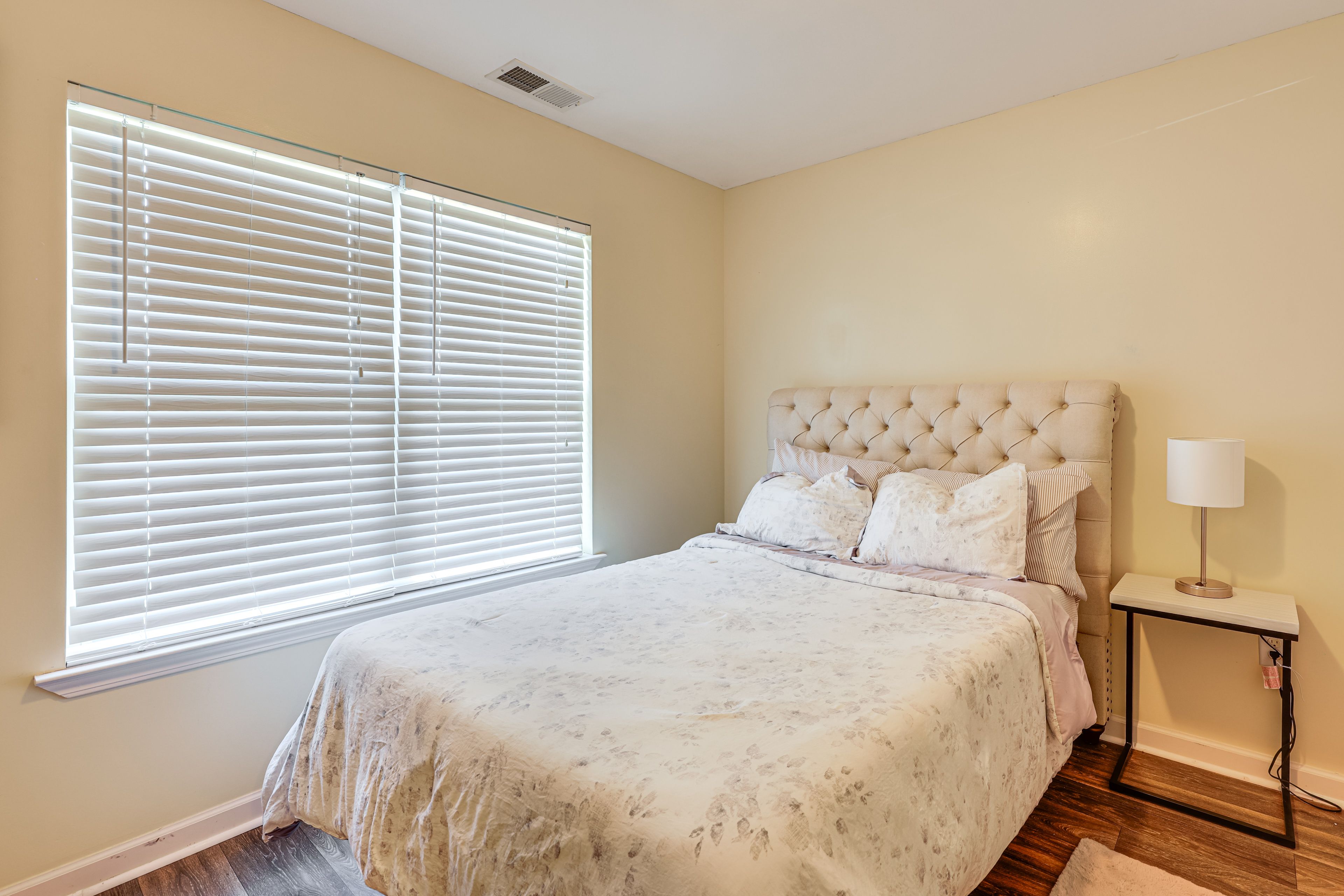 Bedroom 2 | Queen Bed