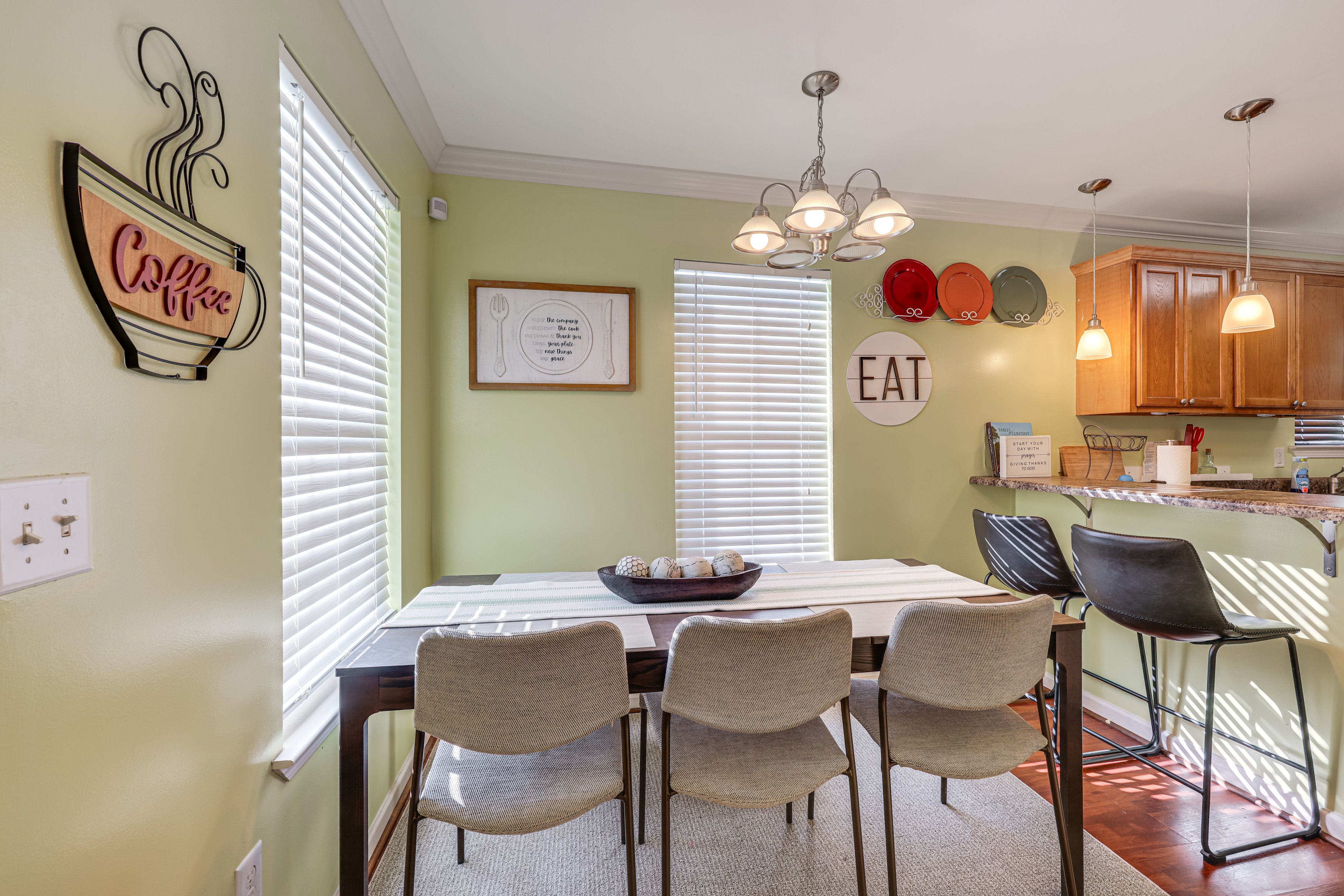 Dining Area | Single-Story Home