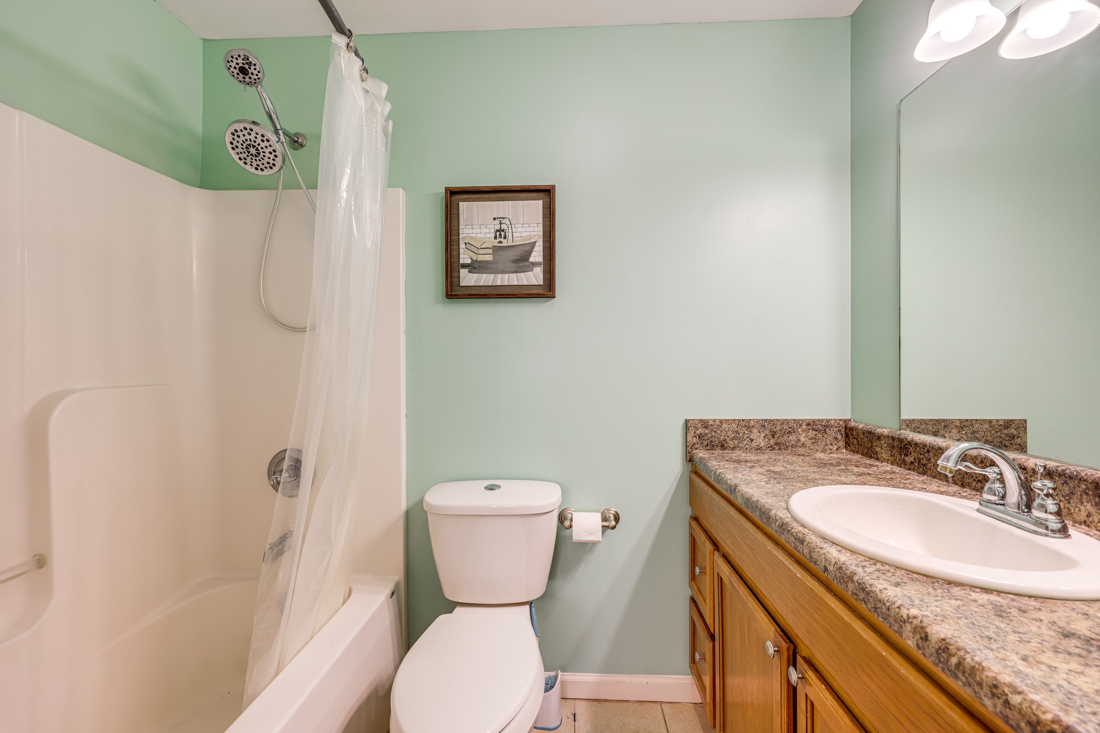 En-Suite Bathroom | Towels & Linens Provided