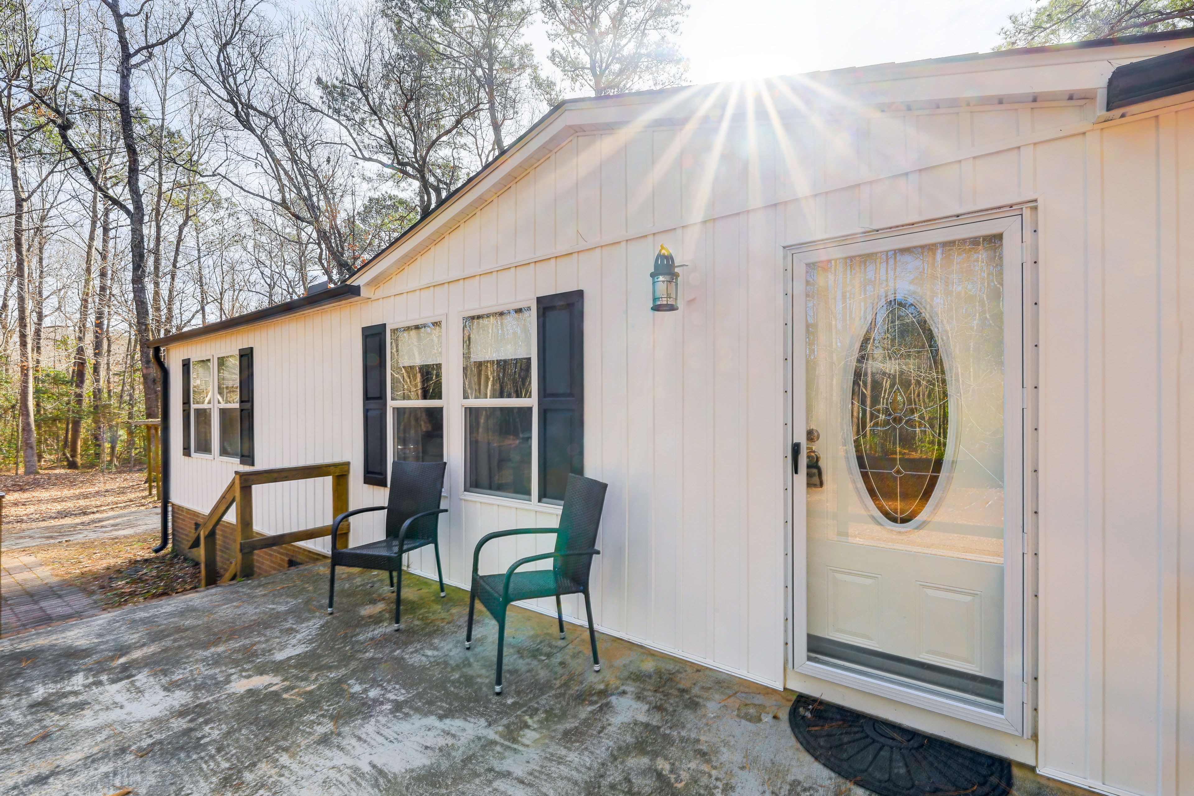 House Exterior | Furnished Front Porch