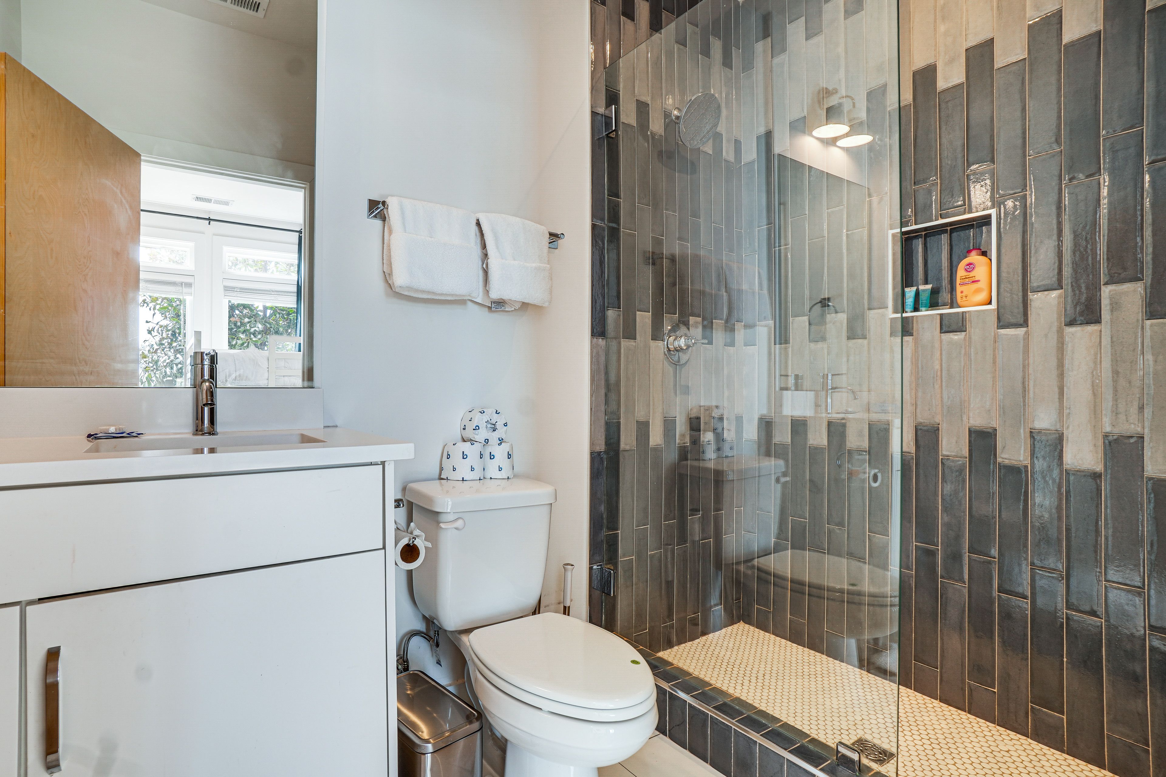 Full Bath | 3rd Floor