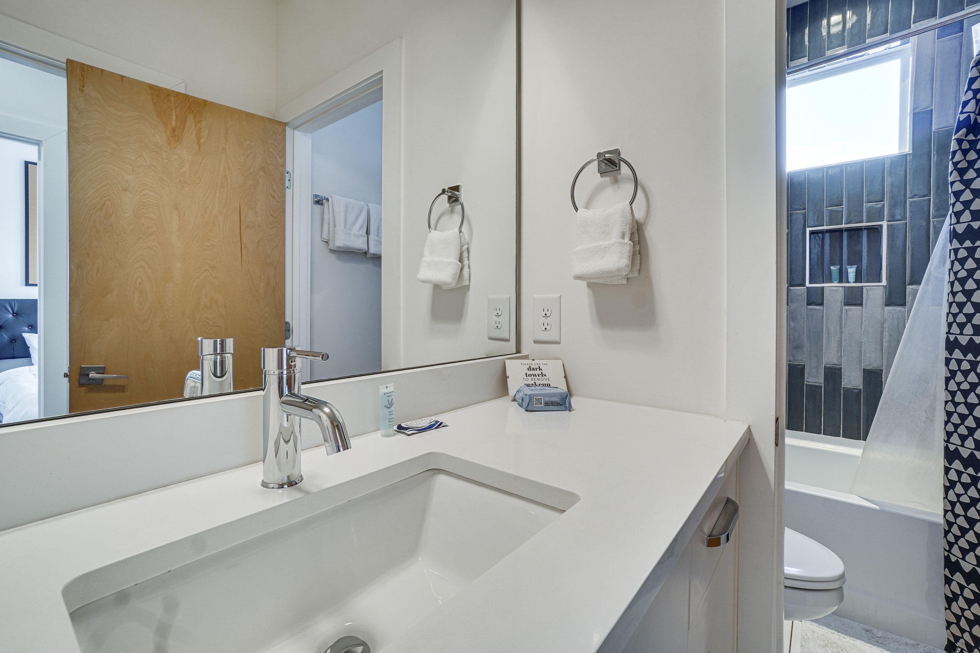 Full Bath | 3rd Floor