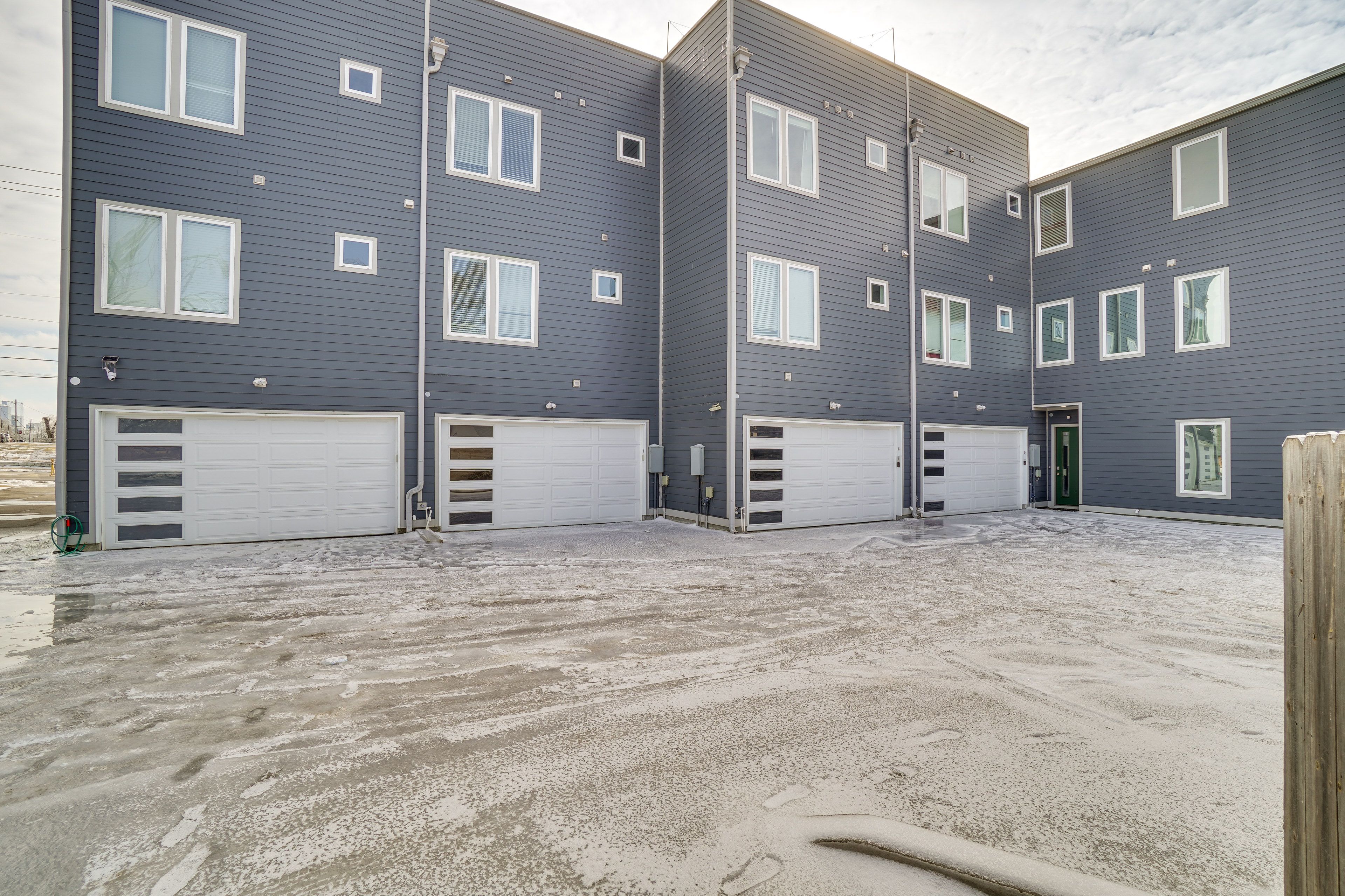 Garage (1 Vehicle) | Driveway (2 Vehicles) | Guest Parking (4 Vehicles)