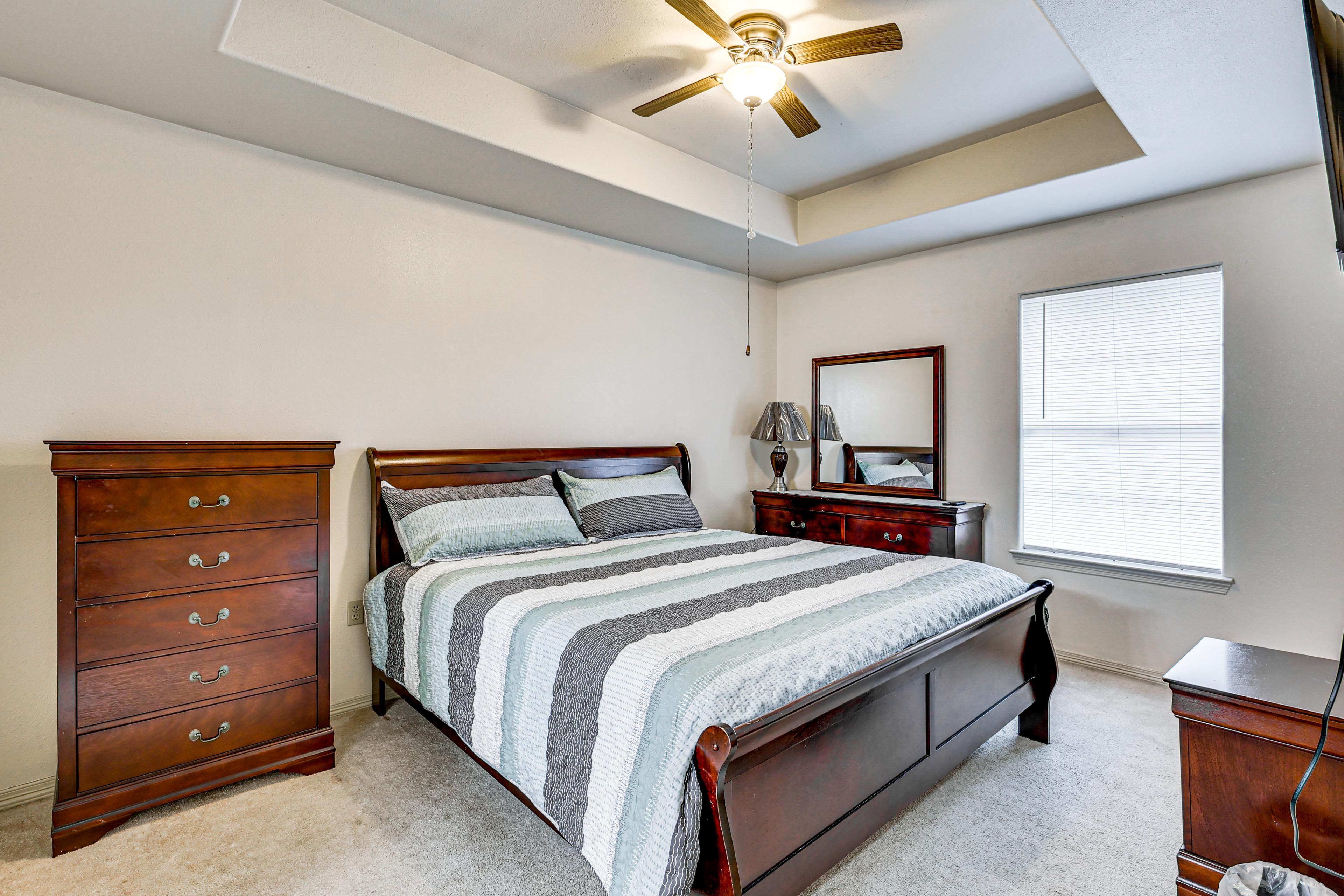 Bedroom 1 | King Bed