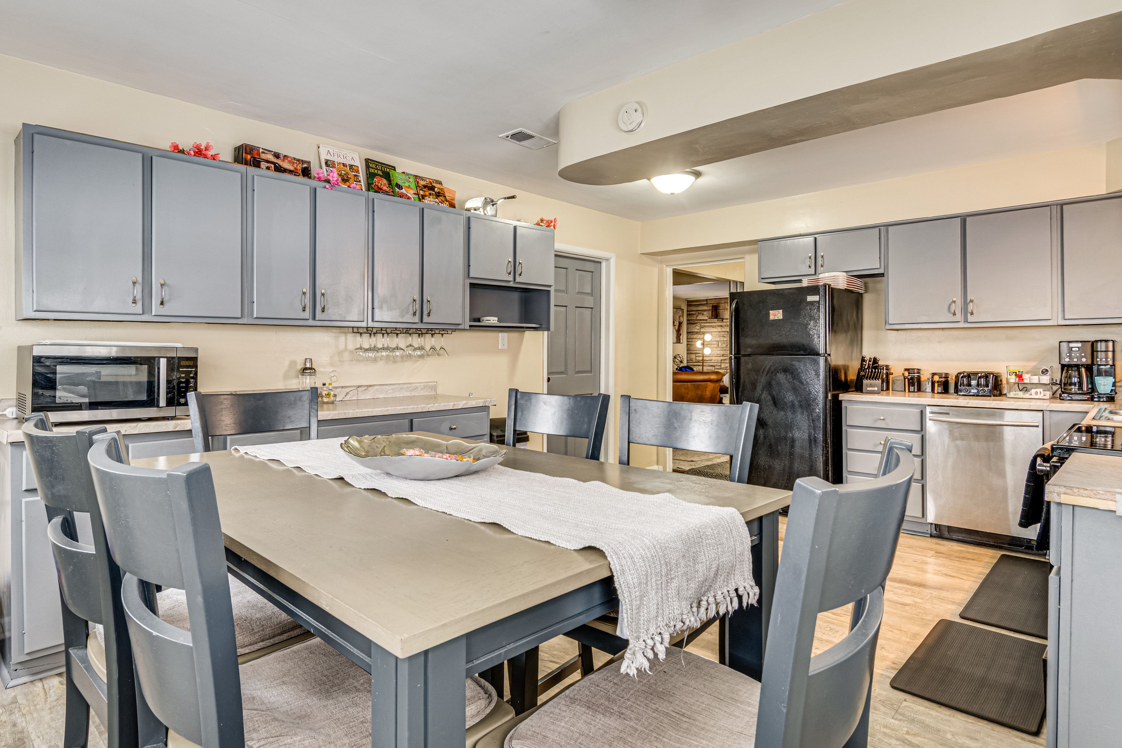 Dining Area & Kitchen