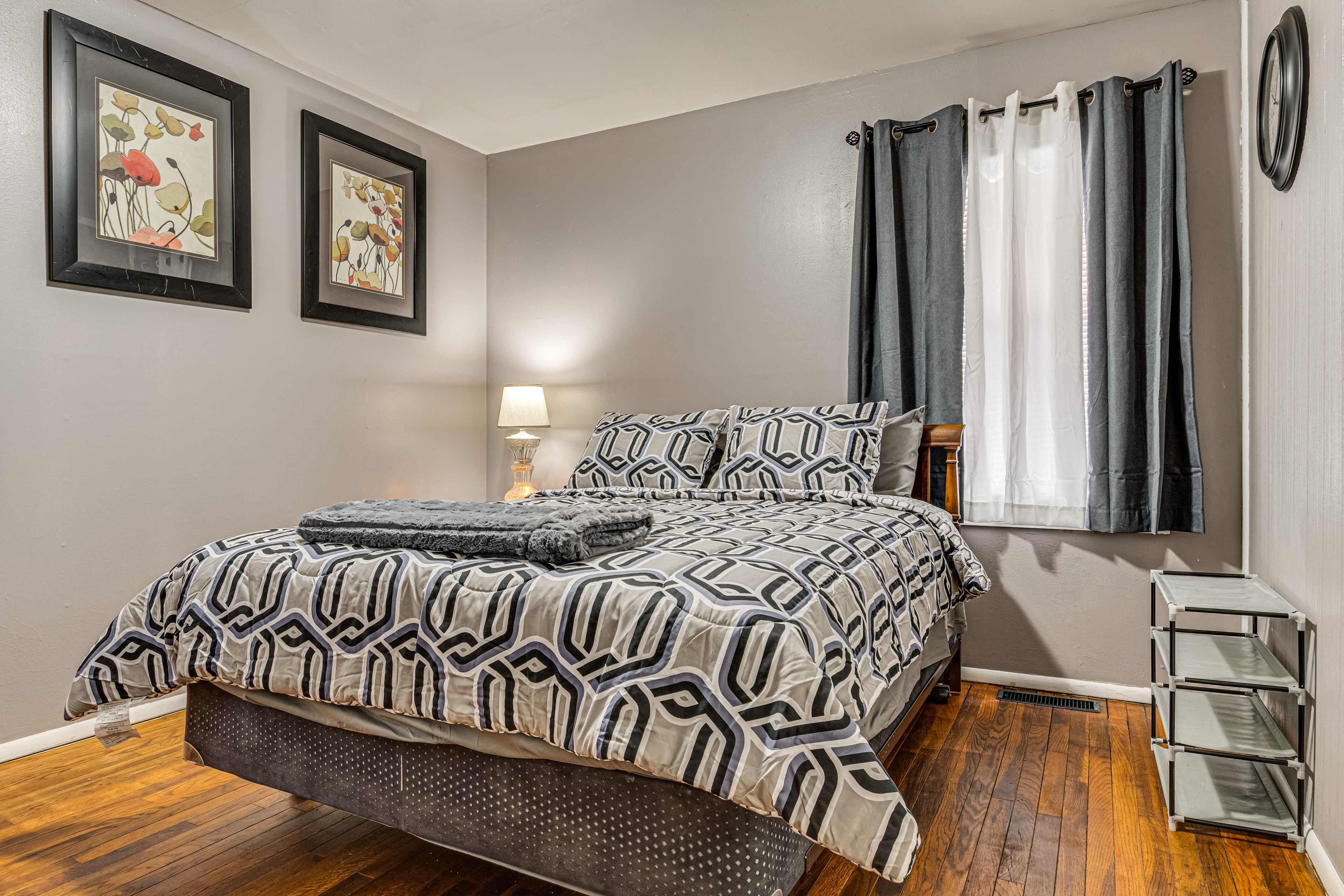 Bedroom 2 | Queen Bed