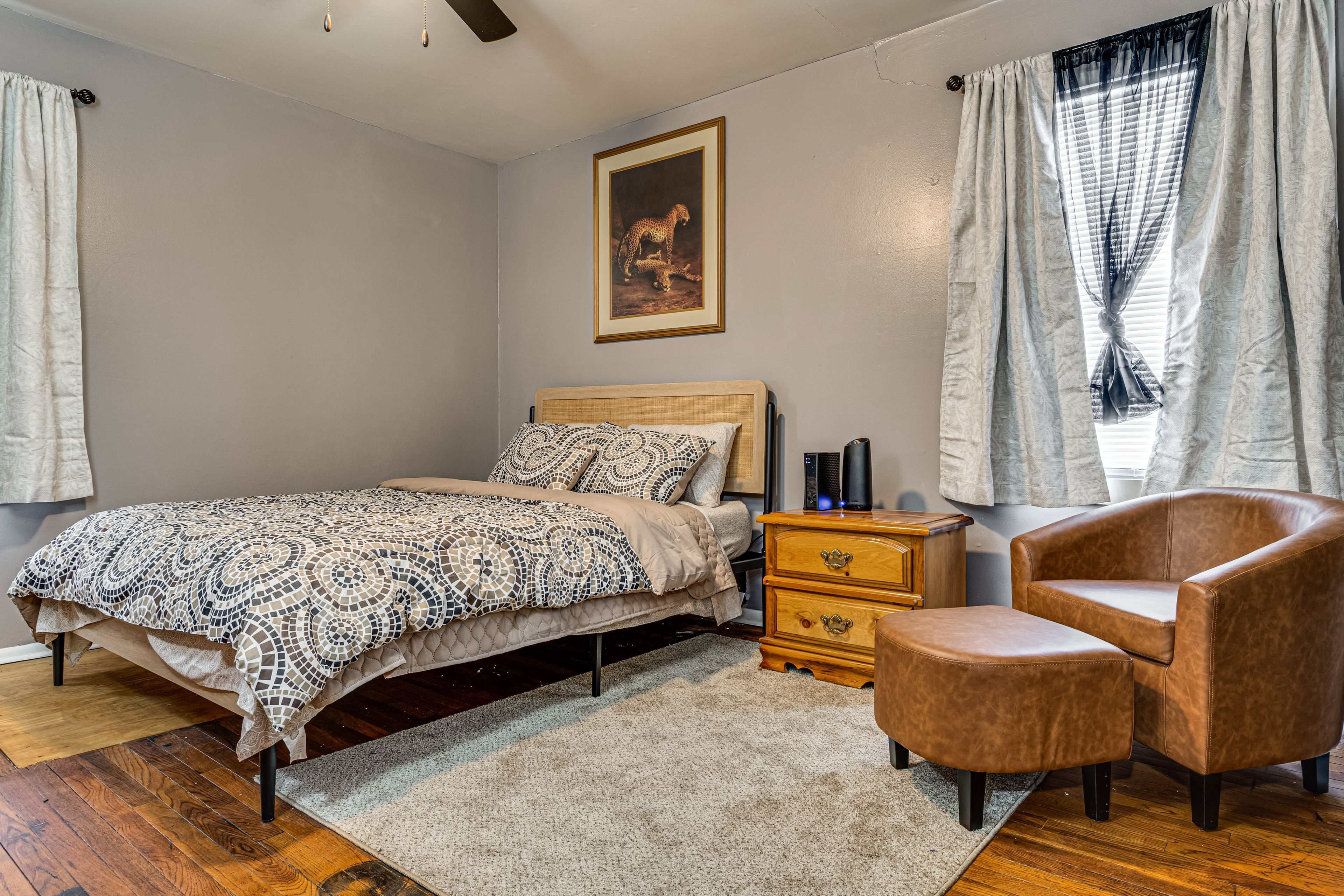 Bedroom 1 | Queen Bed