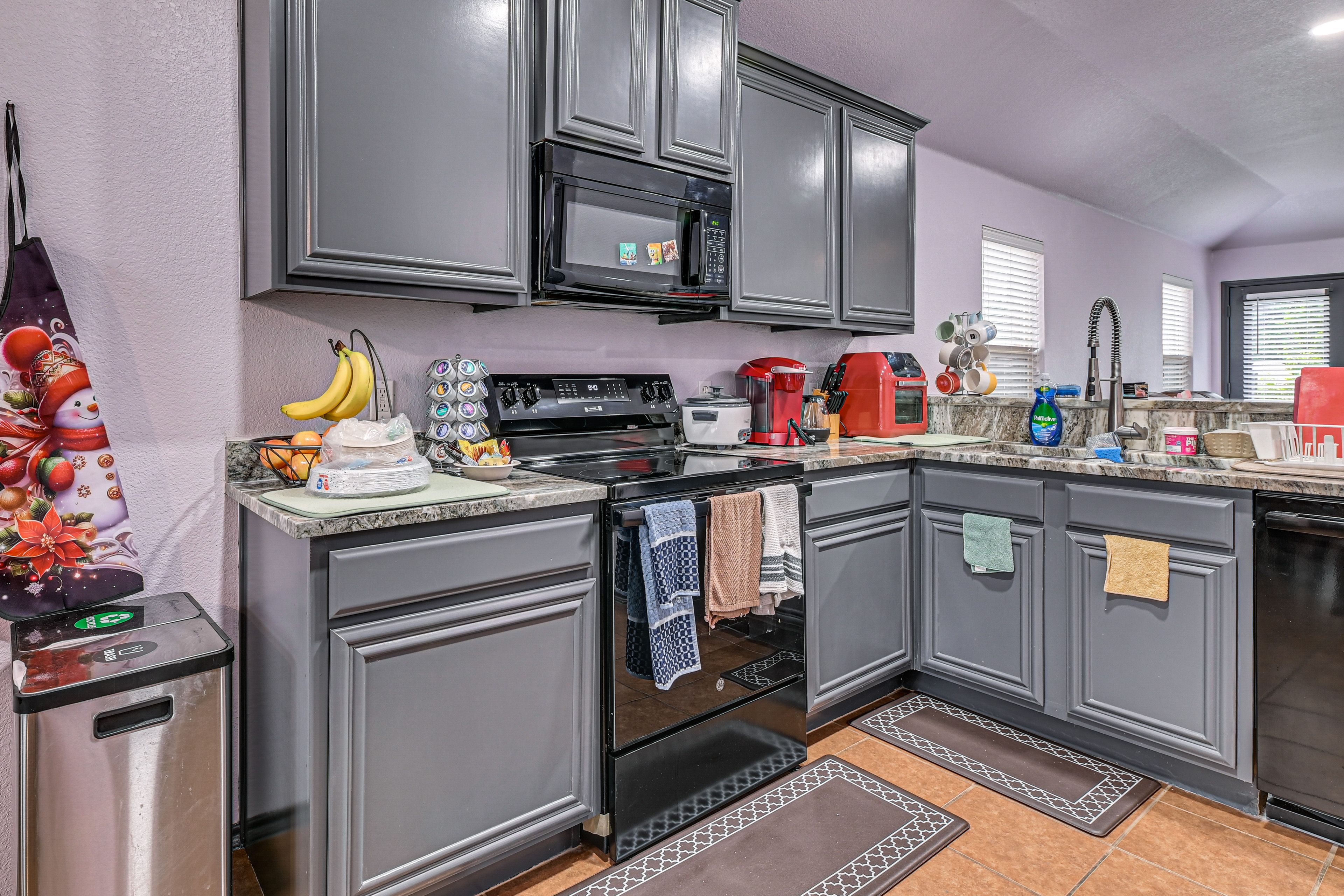 Kitchen | Refrigerator | Dishwasher