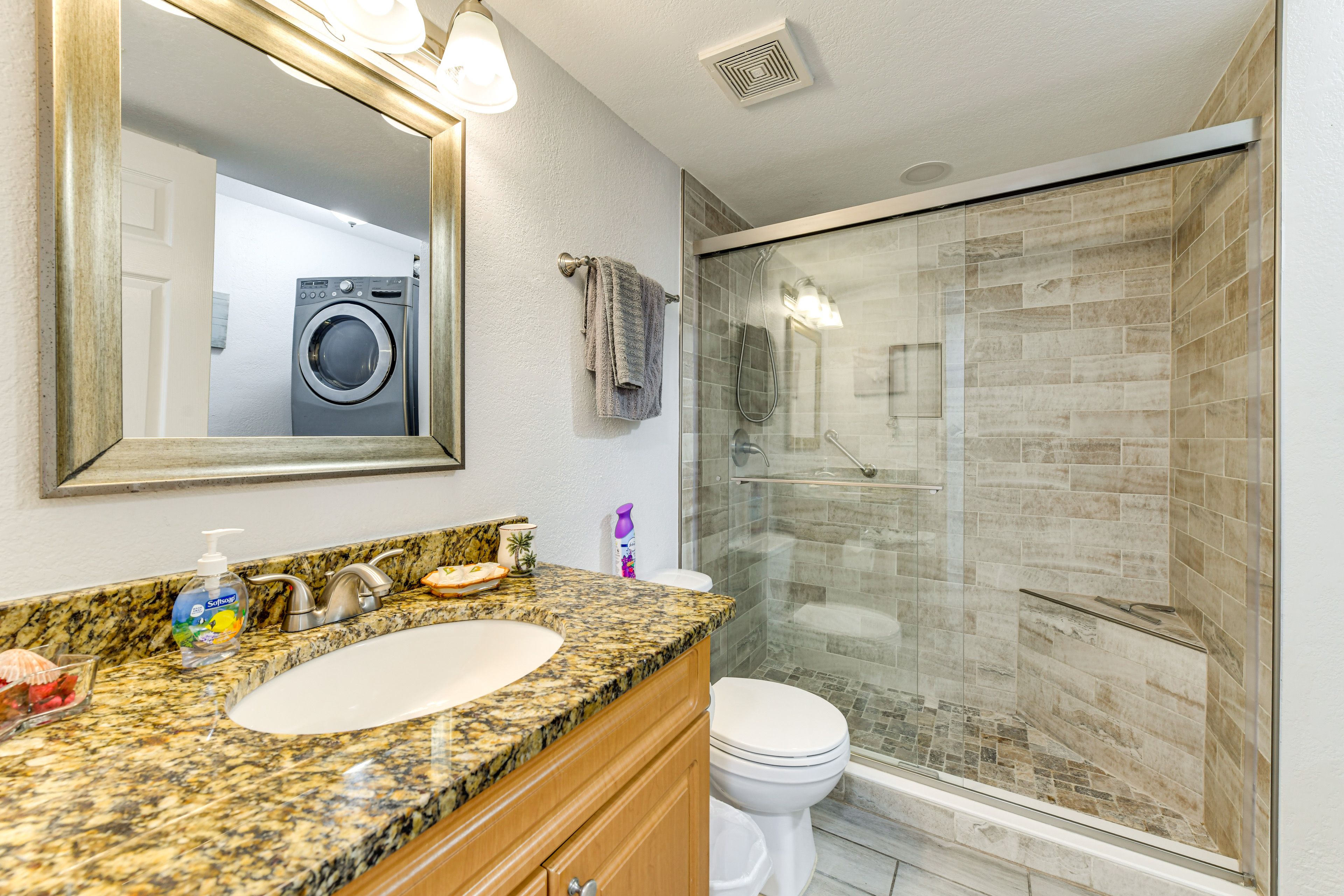 Bathroom | Towels Provided