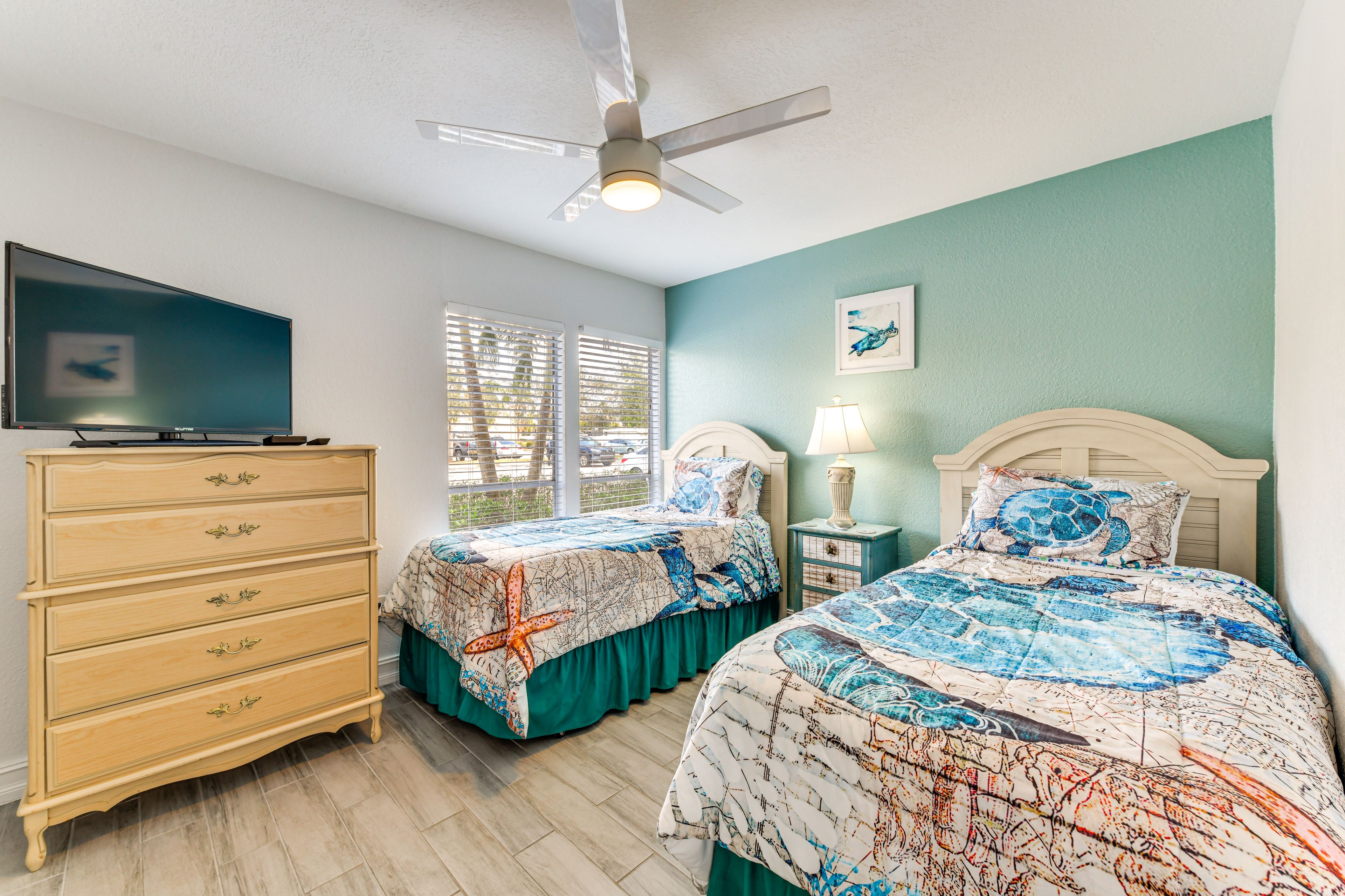 Bedroom 2 | 2 Twin Beds