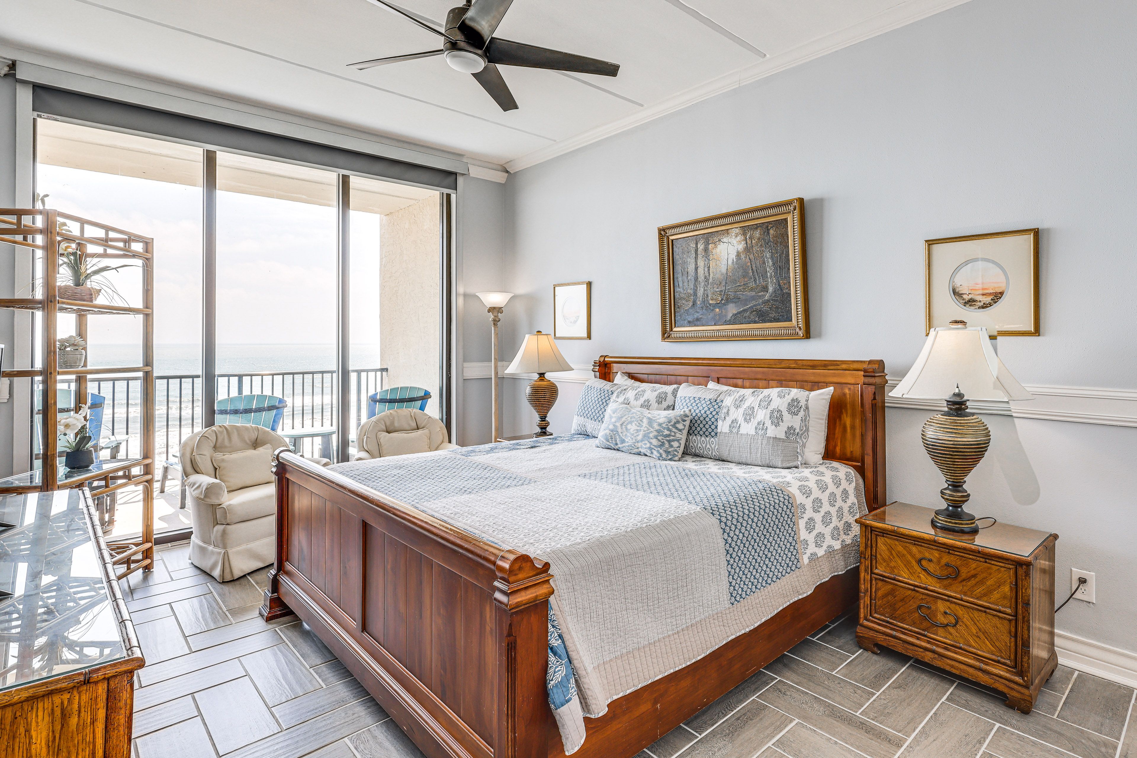 Bedroom 1 | King Bed