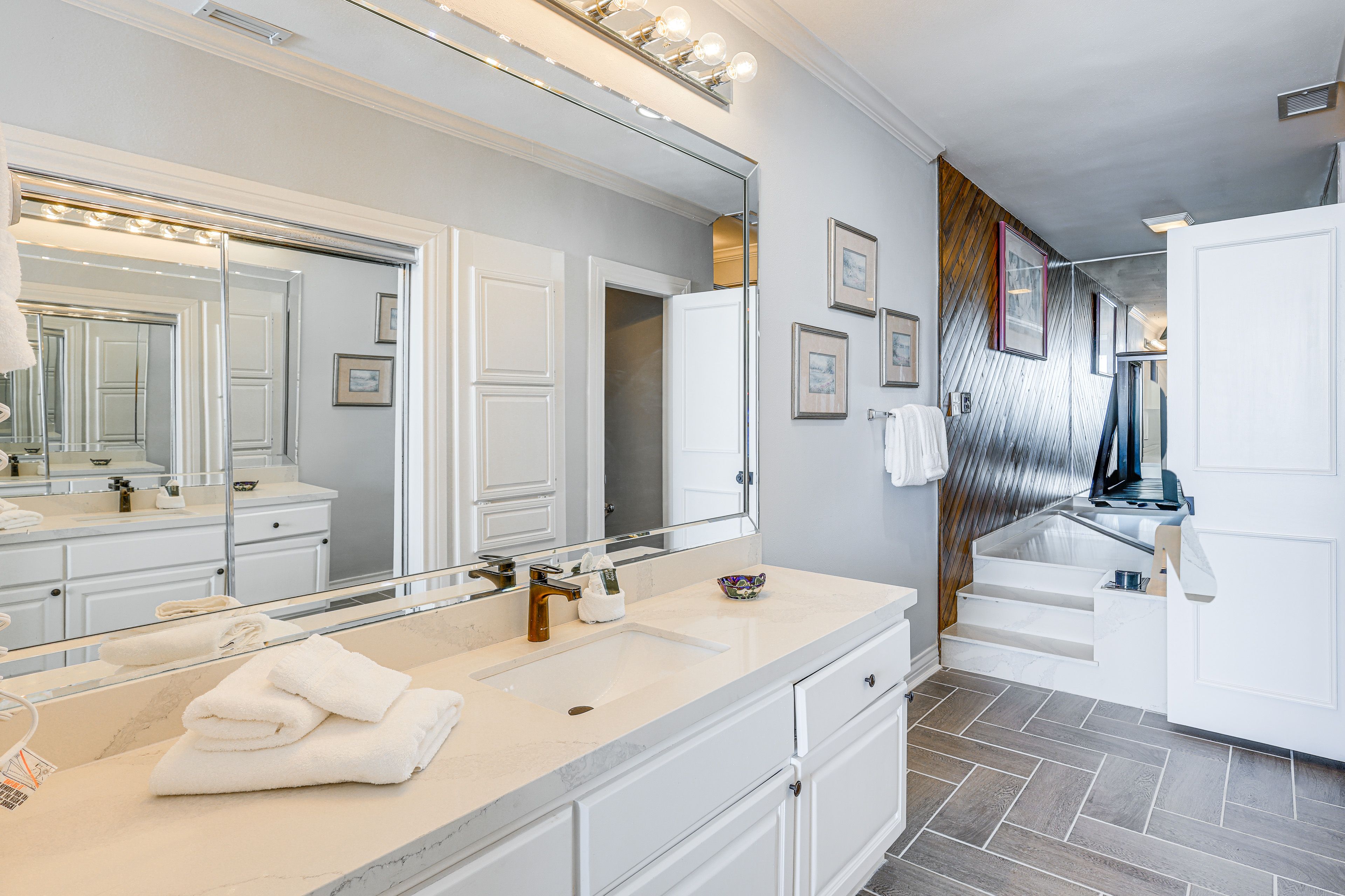 En-Suite Bathroom
