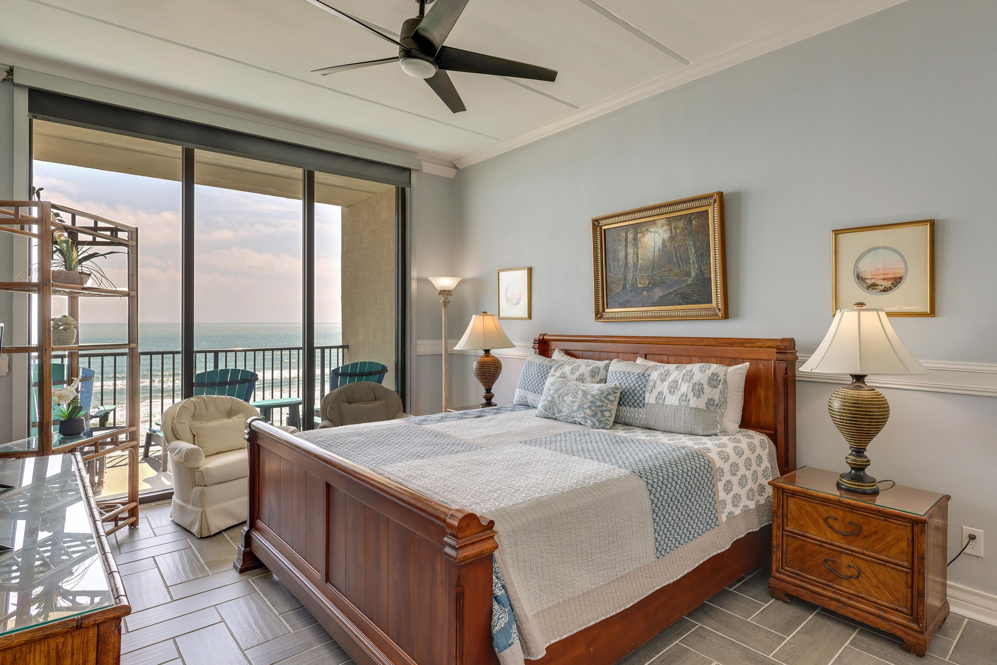 Bedroom 1 | King Bed