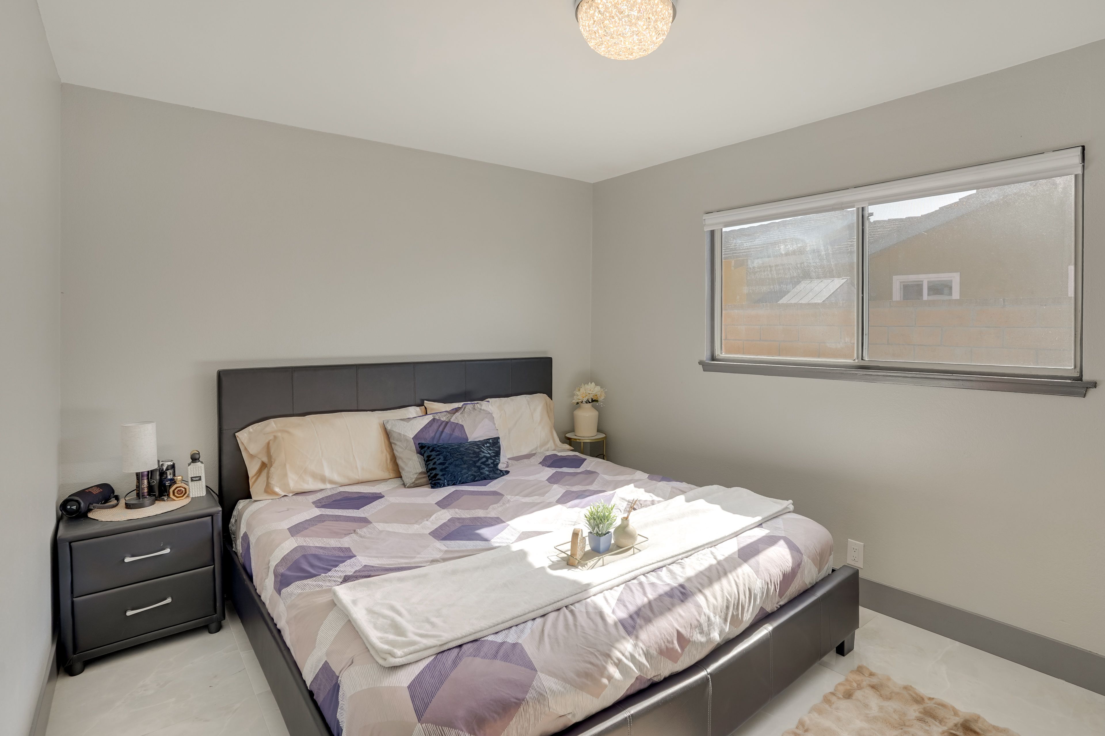 Bedroom 1 | King Bed