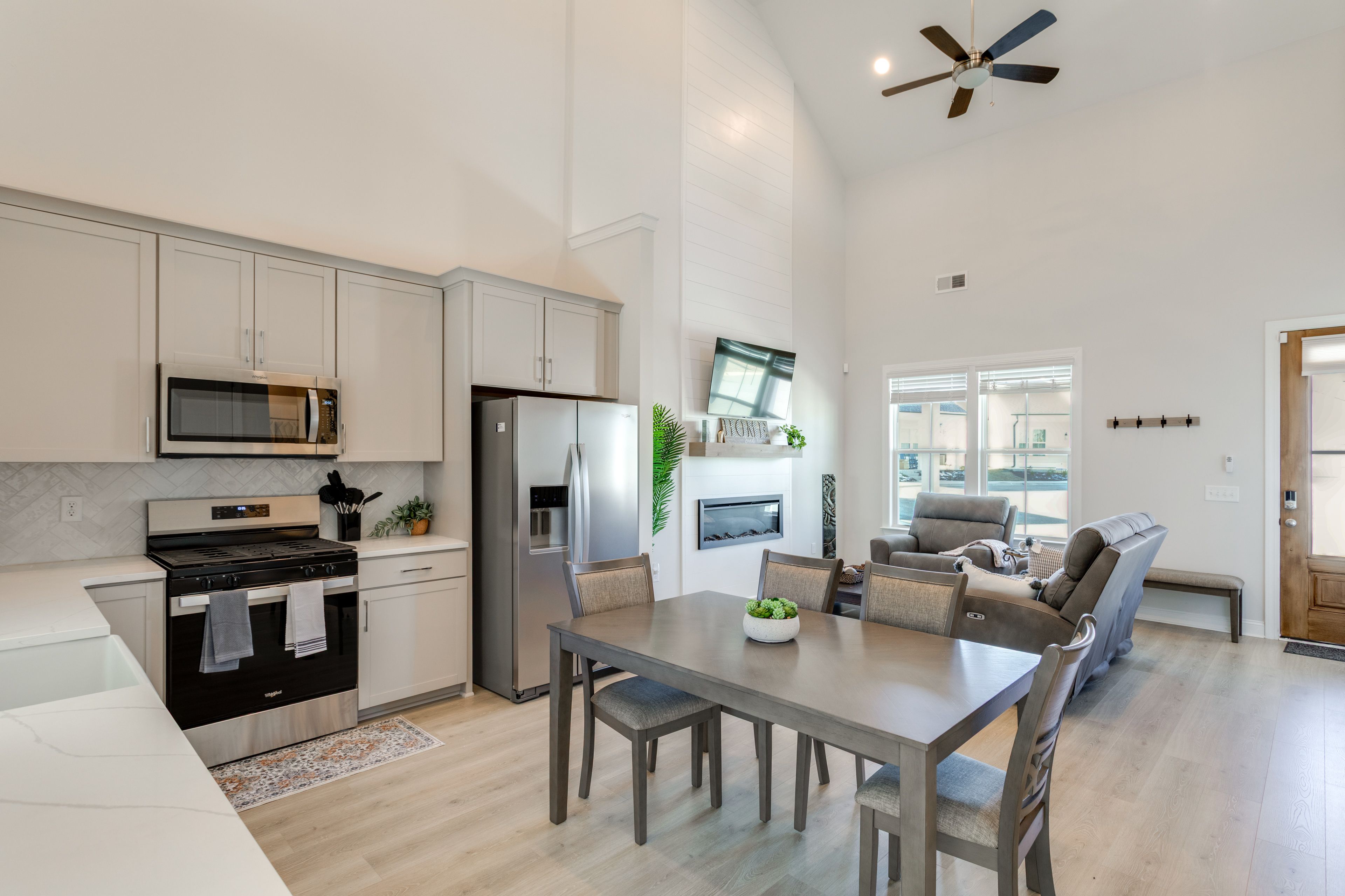 Kitchen | Cooking Basics | Dining Table | Dishware/Flatware