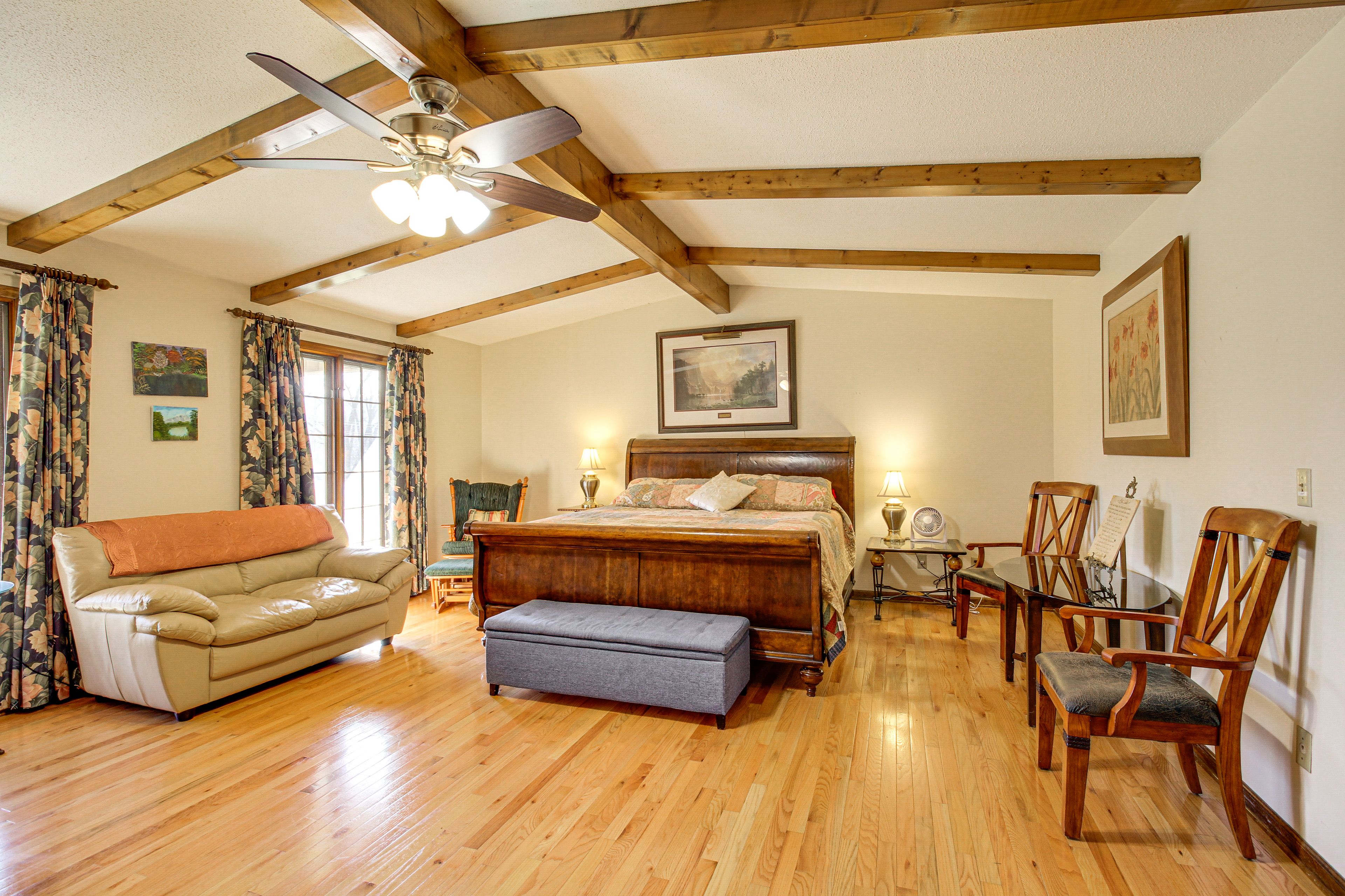 Bedroom 1 | King Bed | Linens Provided