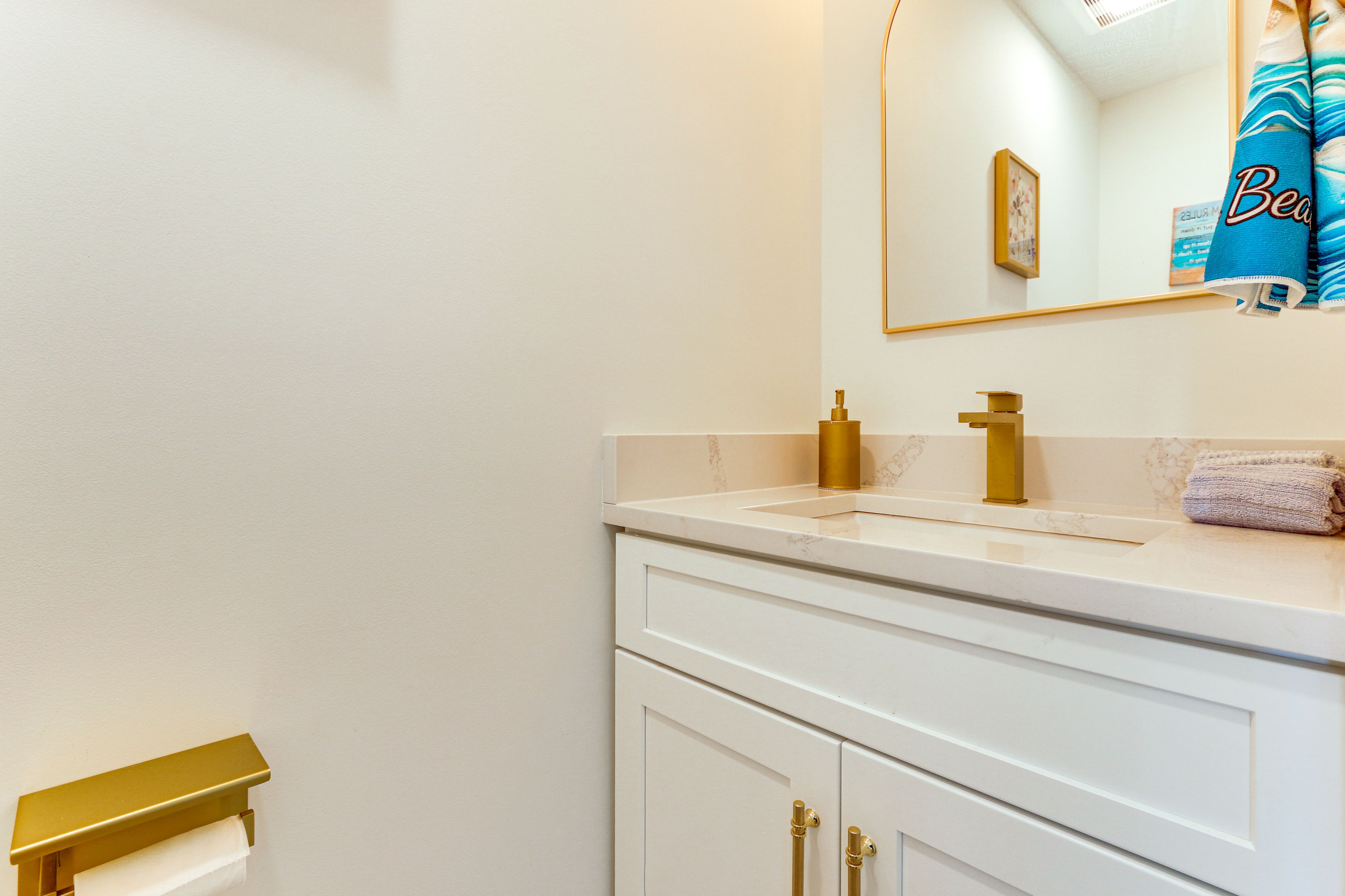 Half Bathroom | 1st Floor