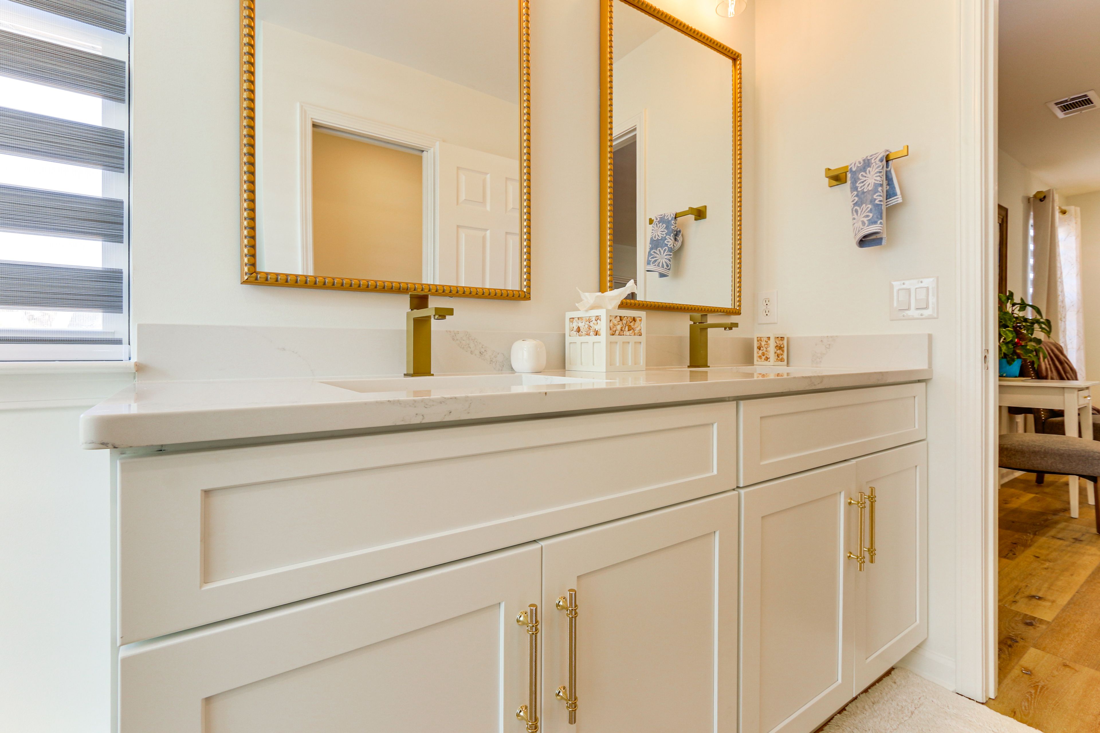 En-Suite Bathroom | Jetted Tub | Shower | 2nd Floor