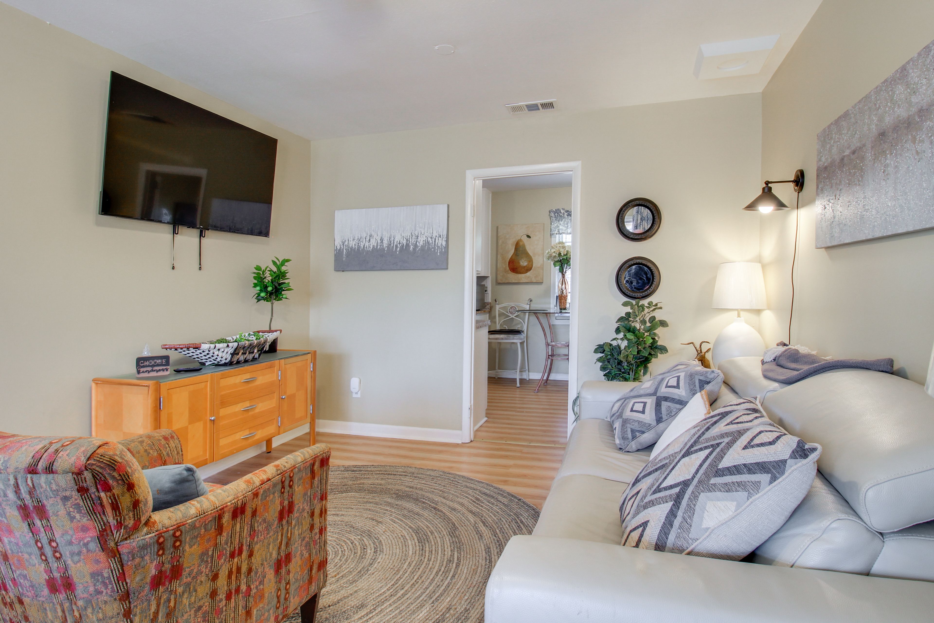 Living Room | Free WiFi