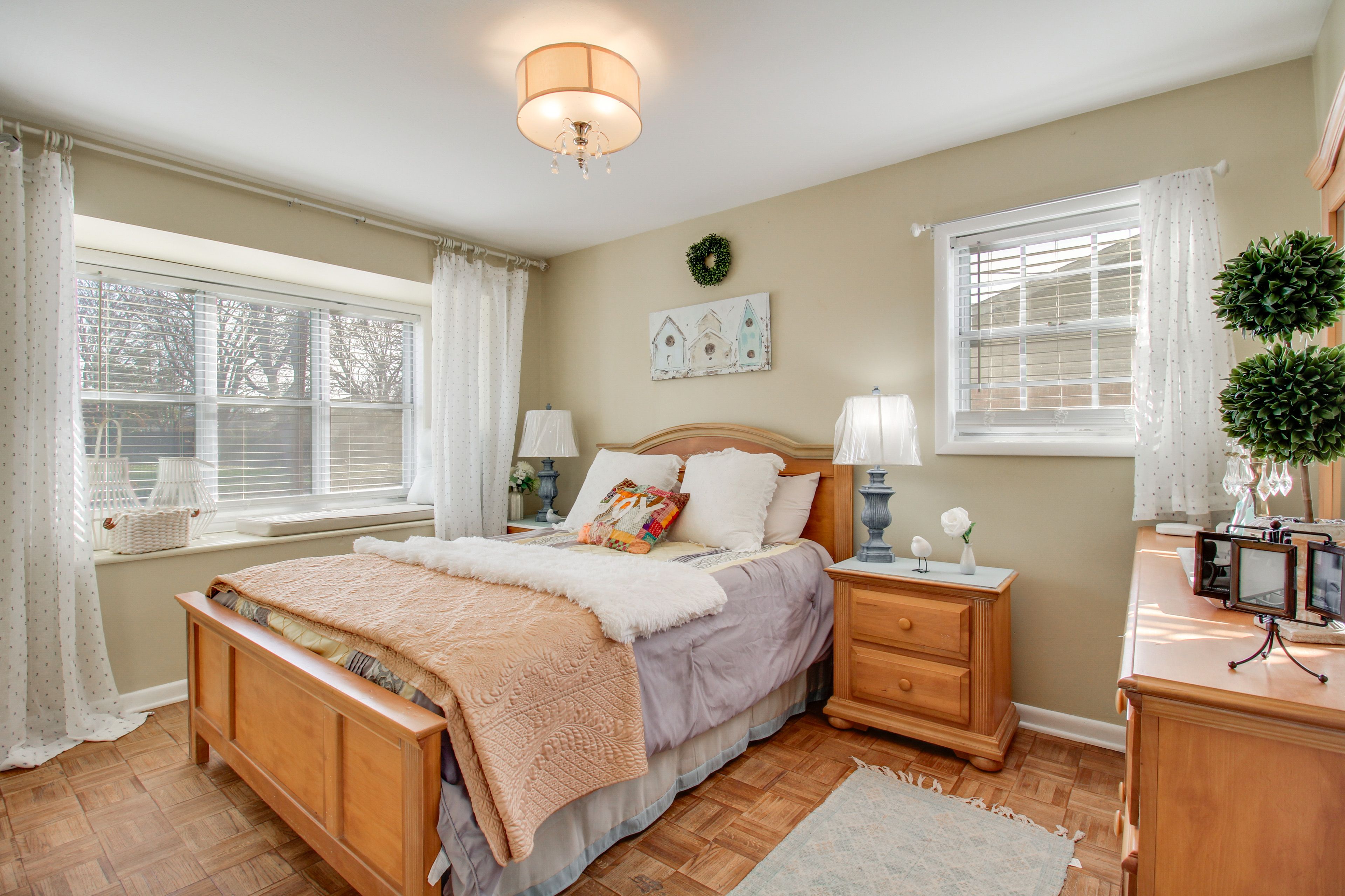 Bedroom 2 | Queen Bed