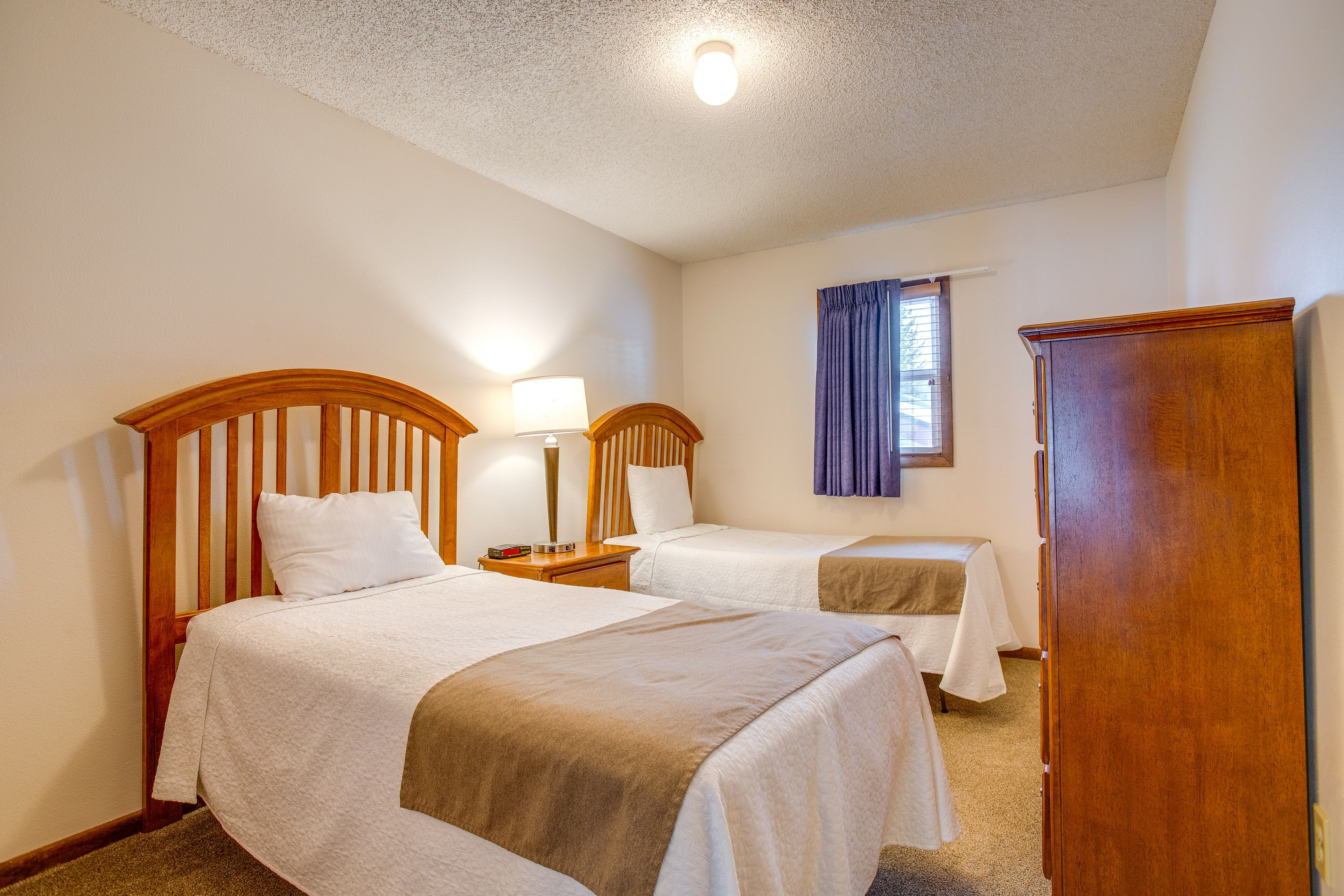 Bedroom 3 | 2 Twin Beds | 2nd Floor