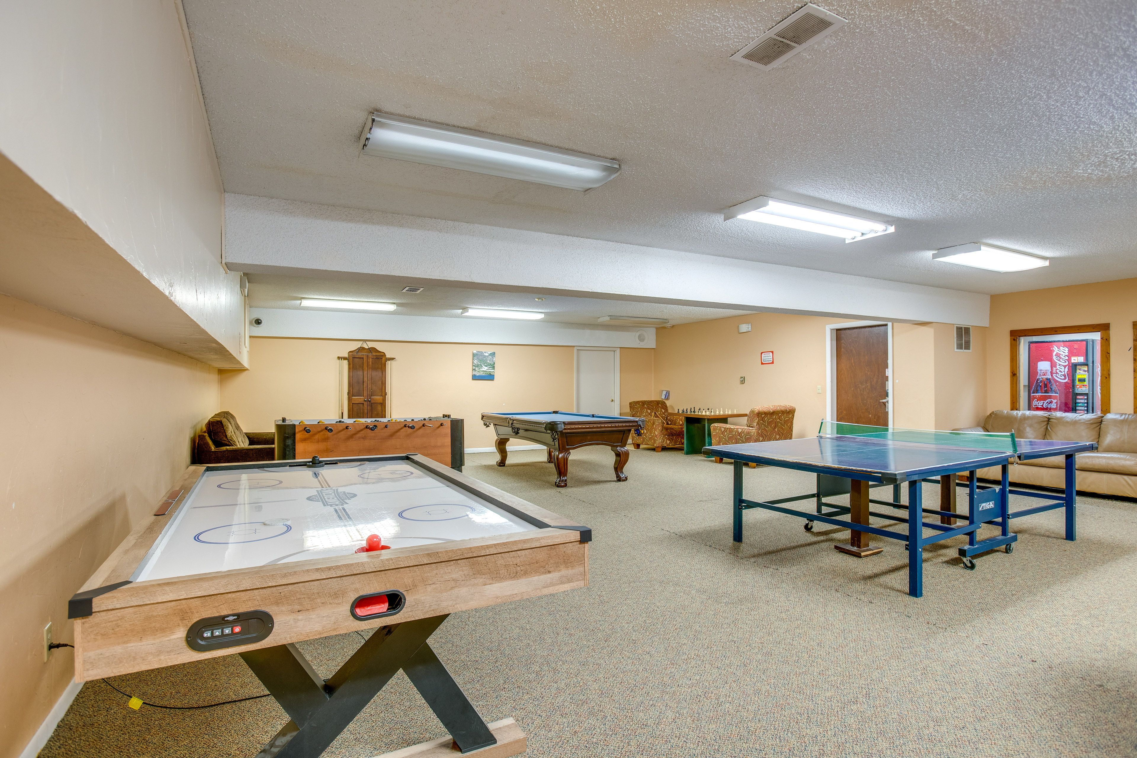 Lions Gate Pines Lodge | Community Amenities