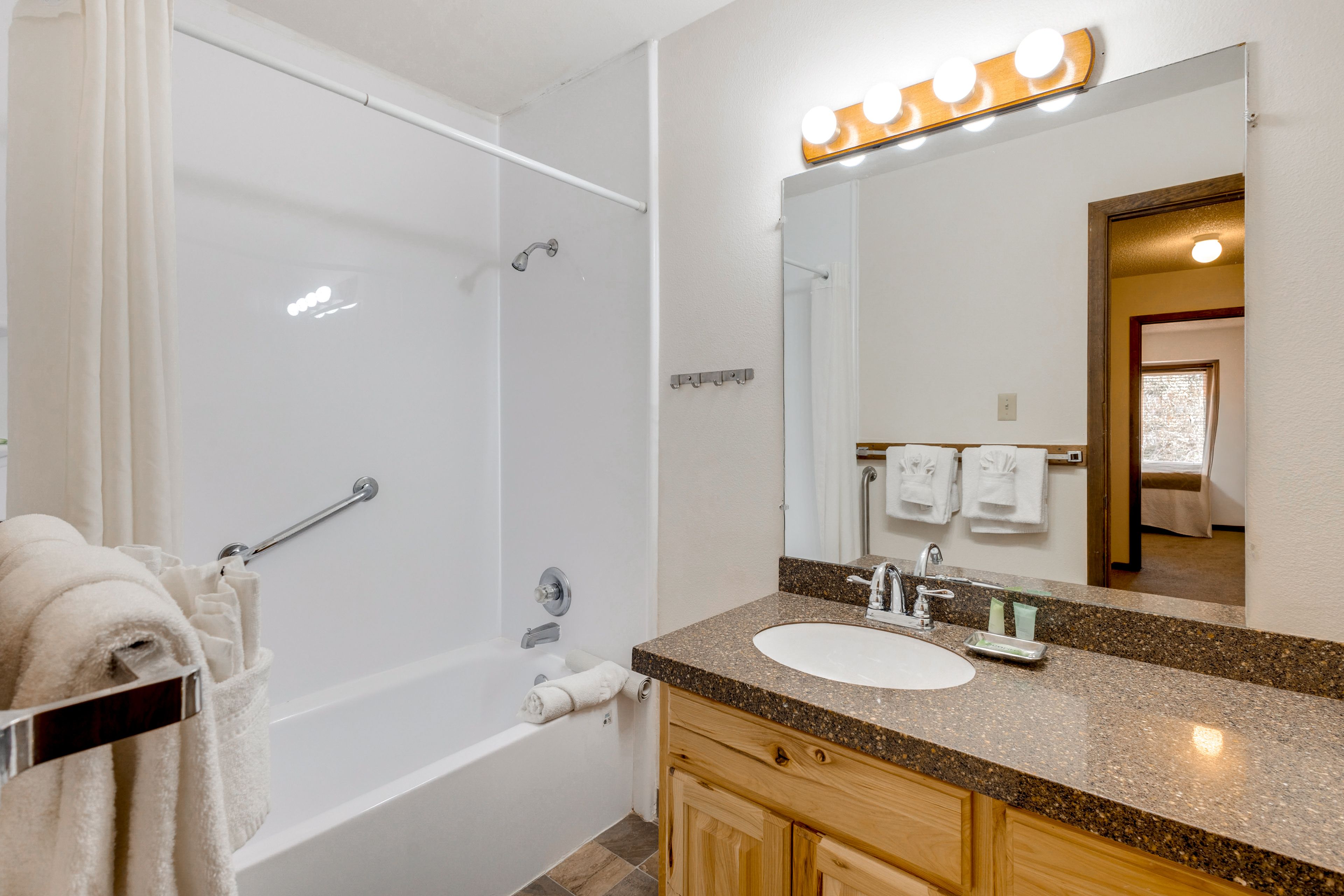 Full Bathroom | 2nd Floor