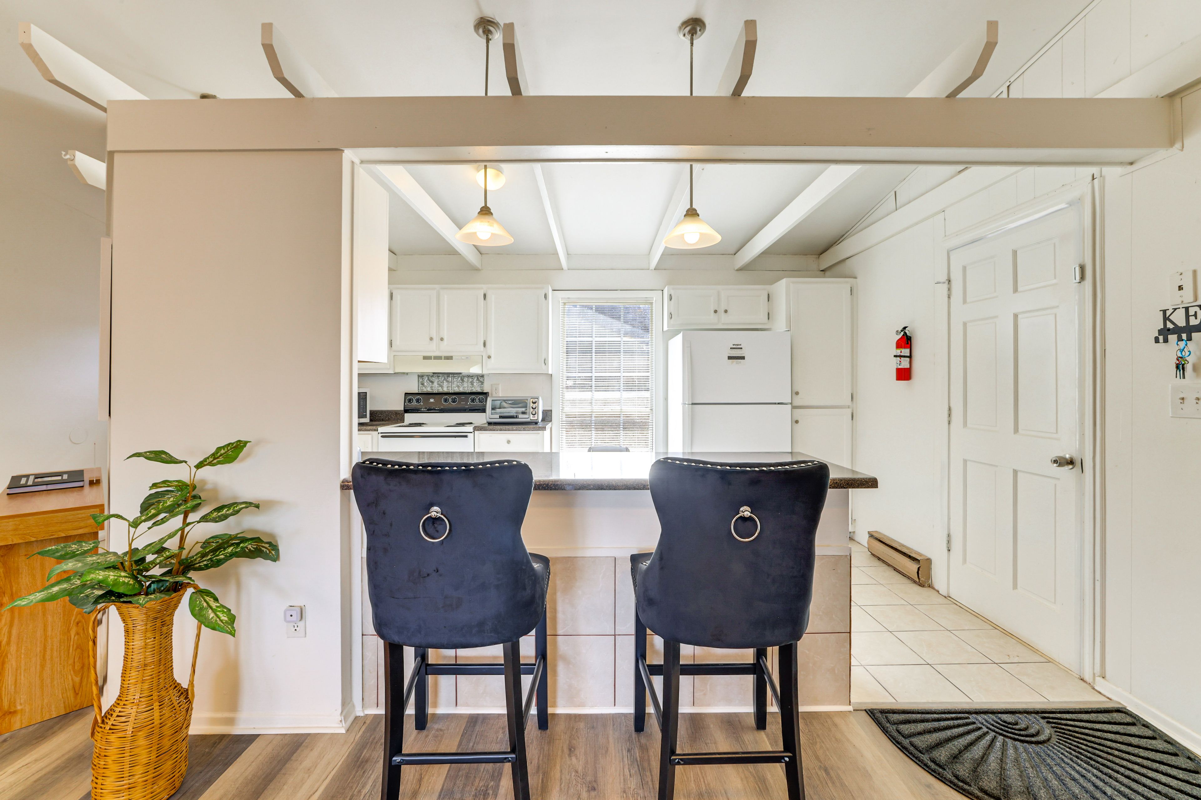 Breakfast Bar Dining