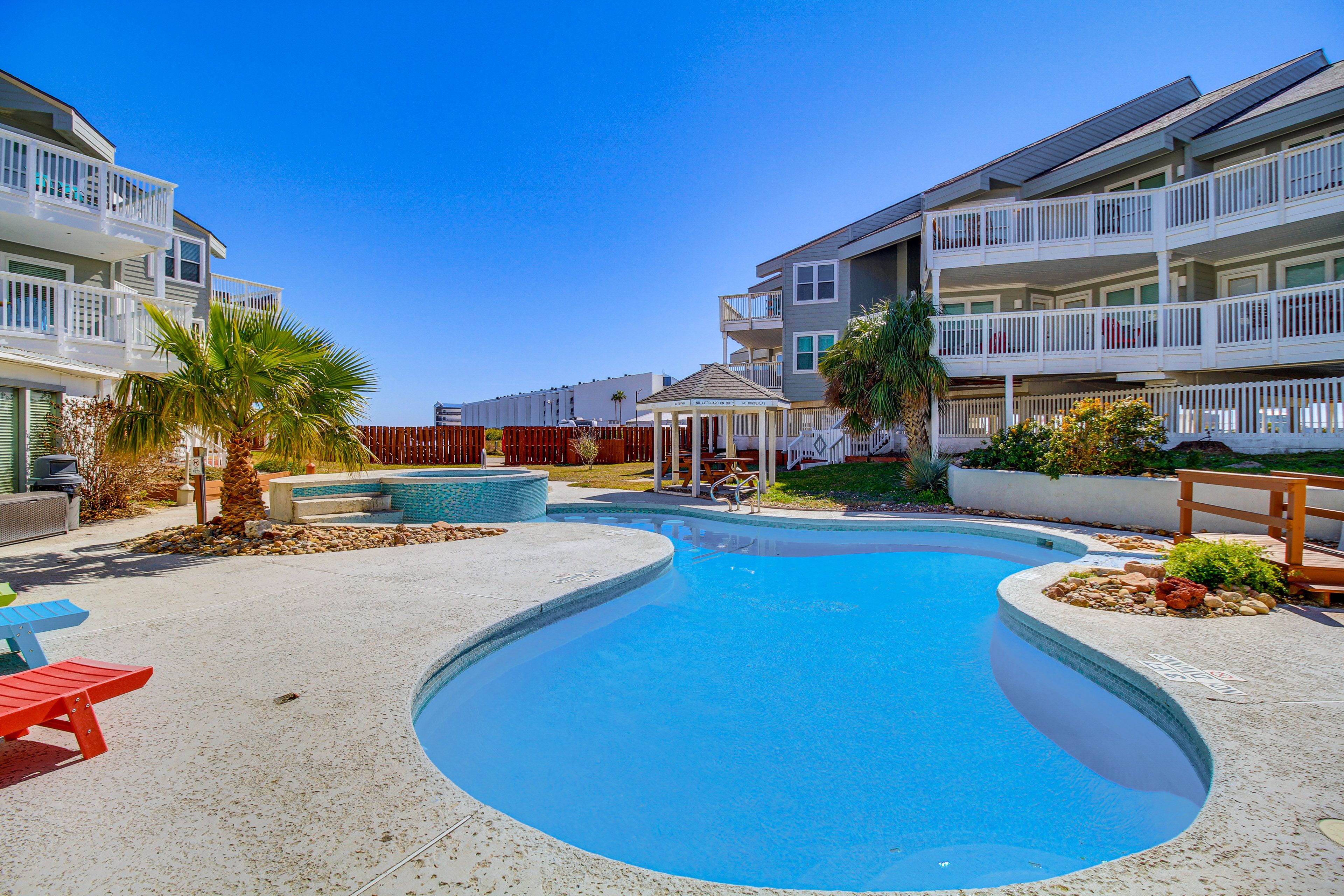 Mustang Island Beach Club | Community Amenities