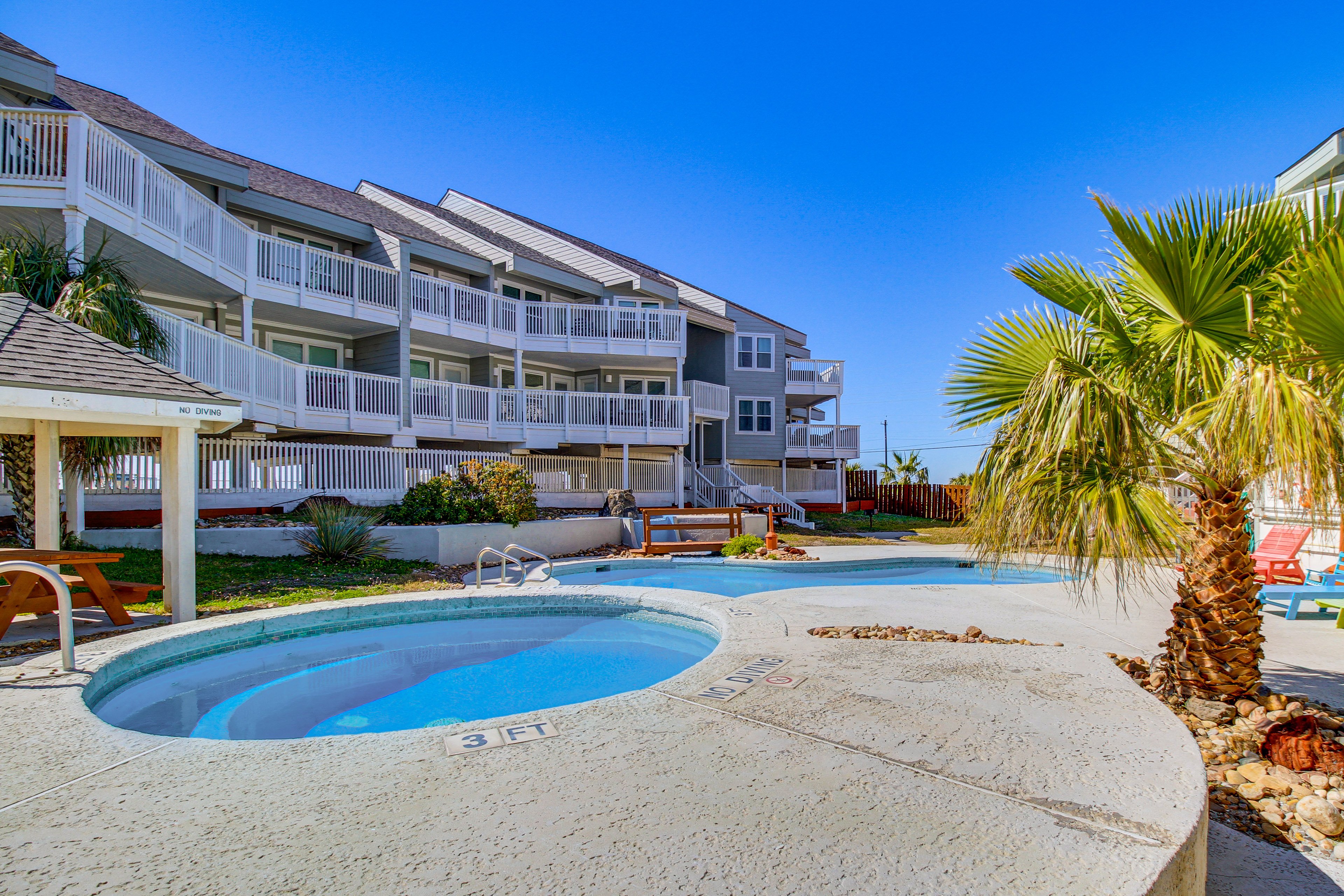 Mustang Island Beach Club | Community Amenities