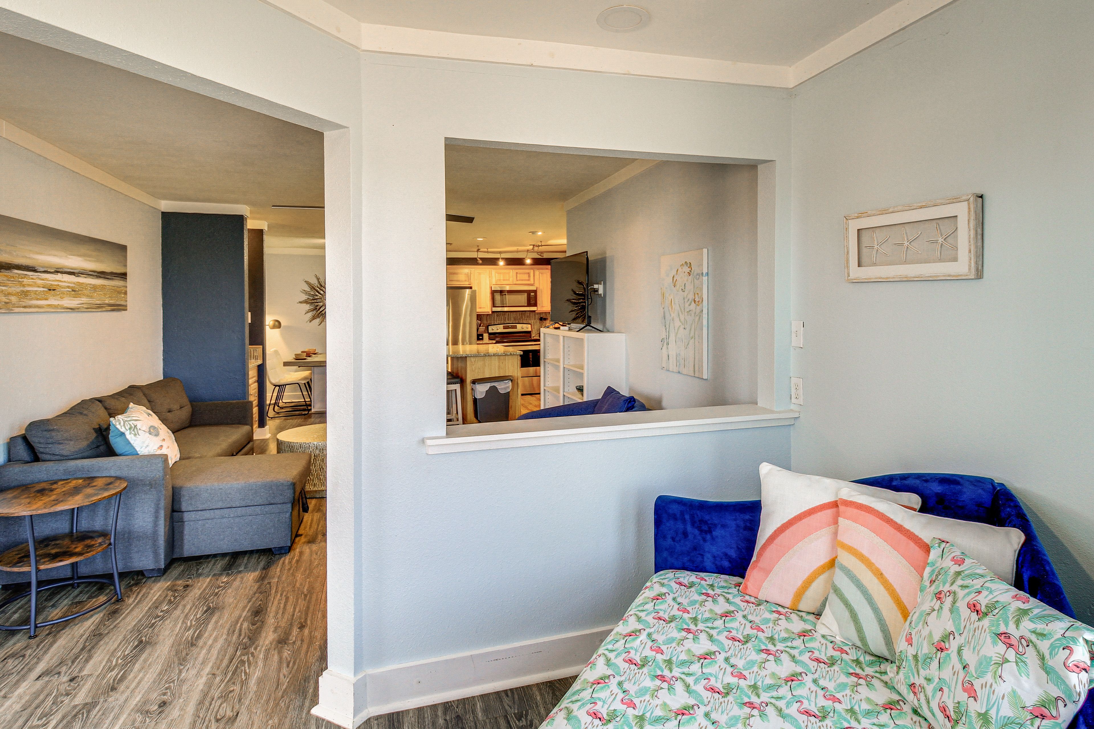 Living Room | Full Daybed