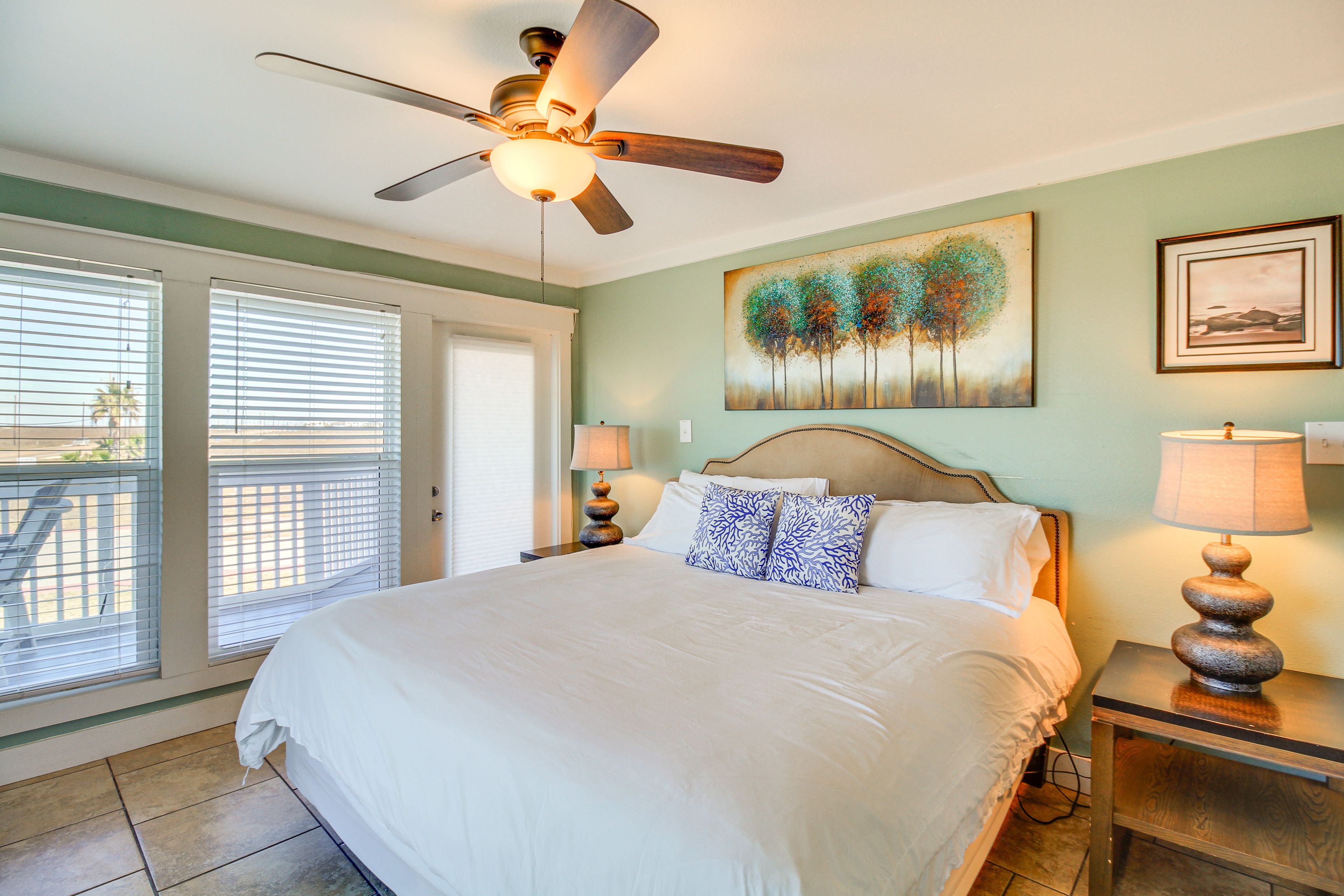 Bedroom 1 | King Bed