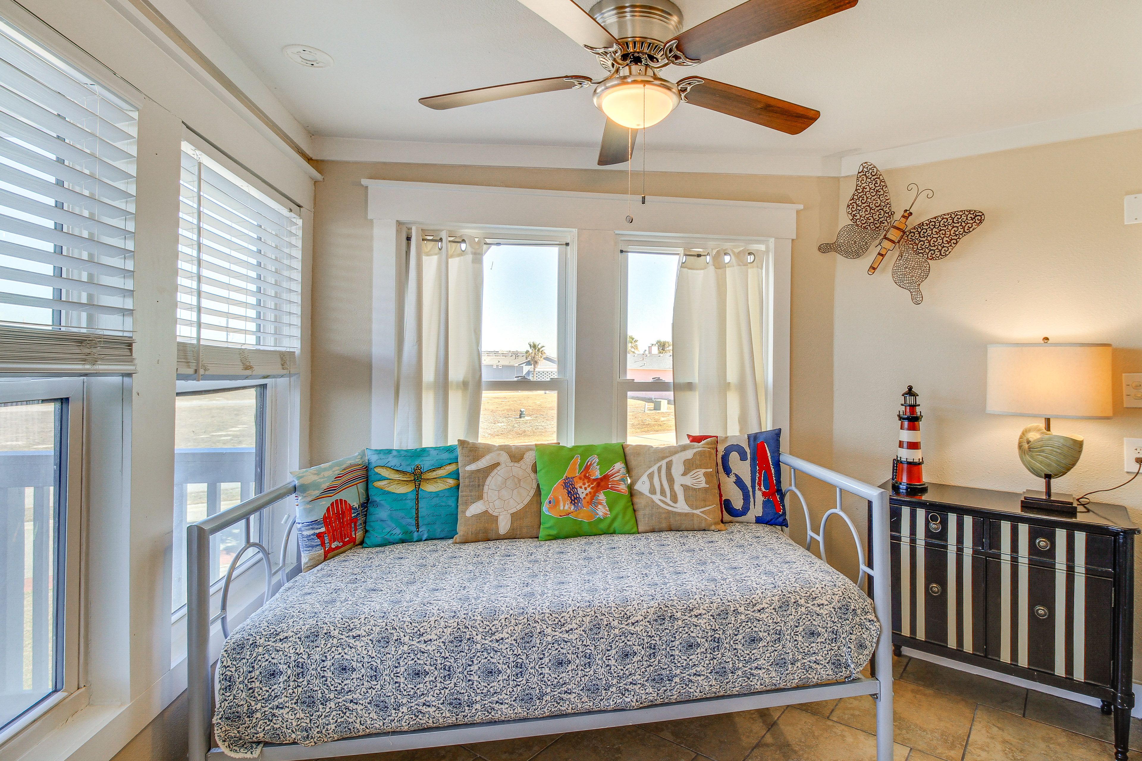 Living Room | Twin Daybed