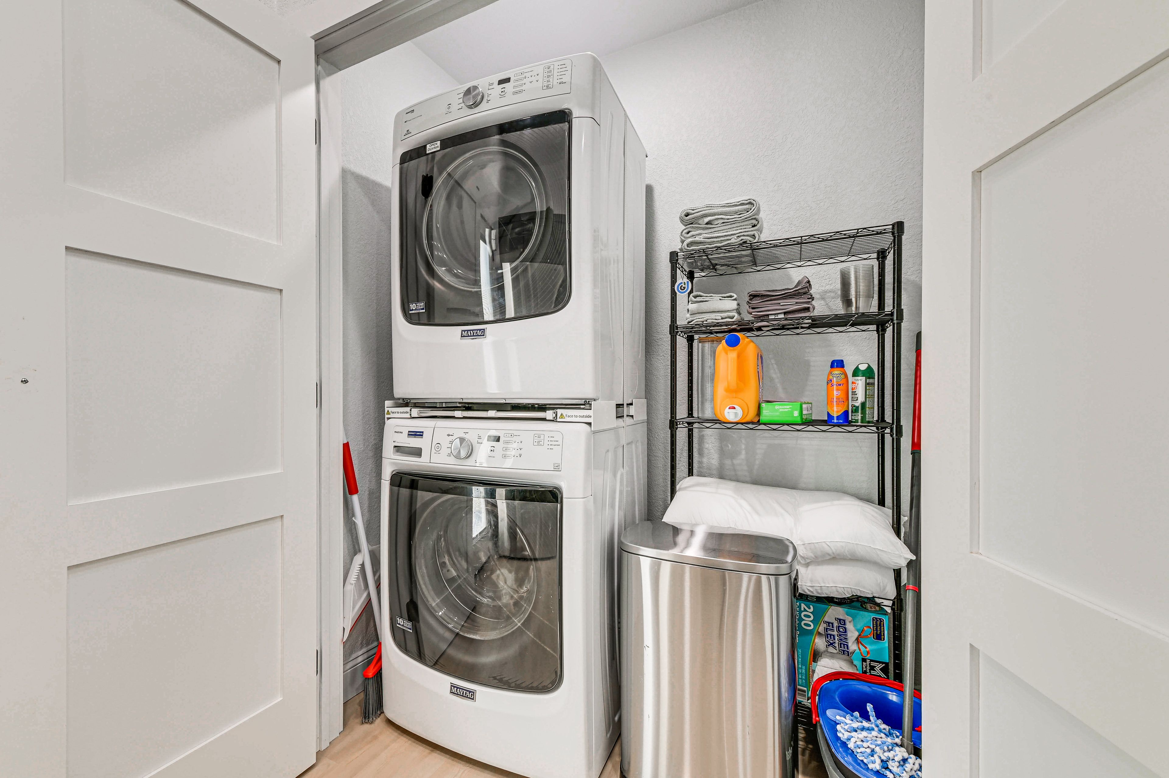 Laundry Closet | Washer/Dryer