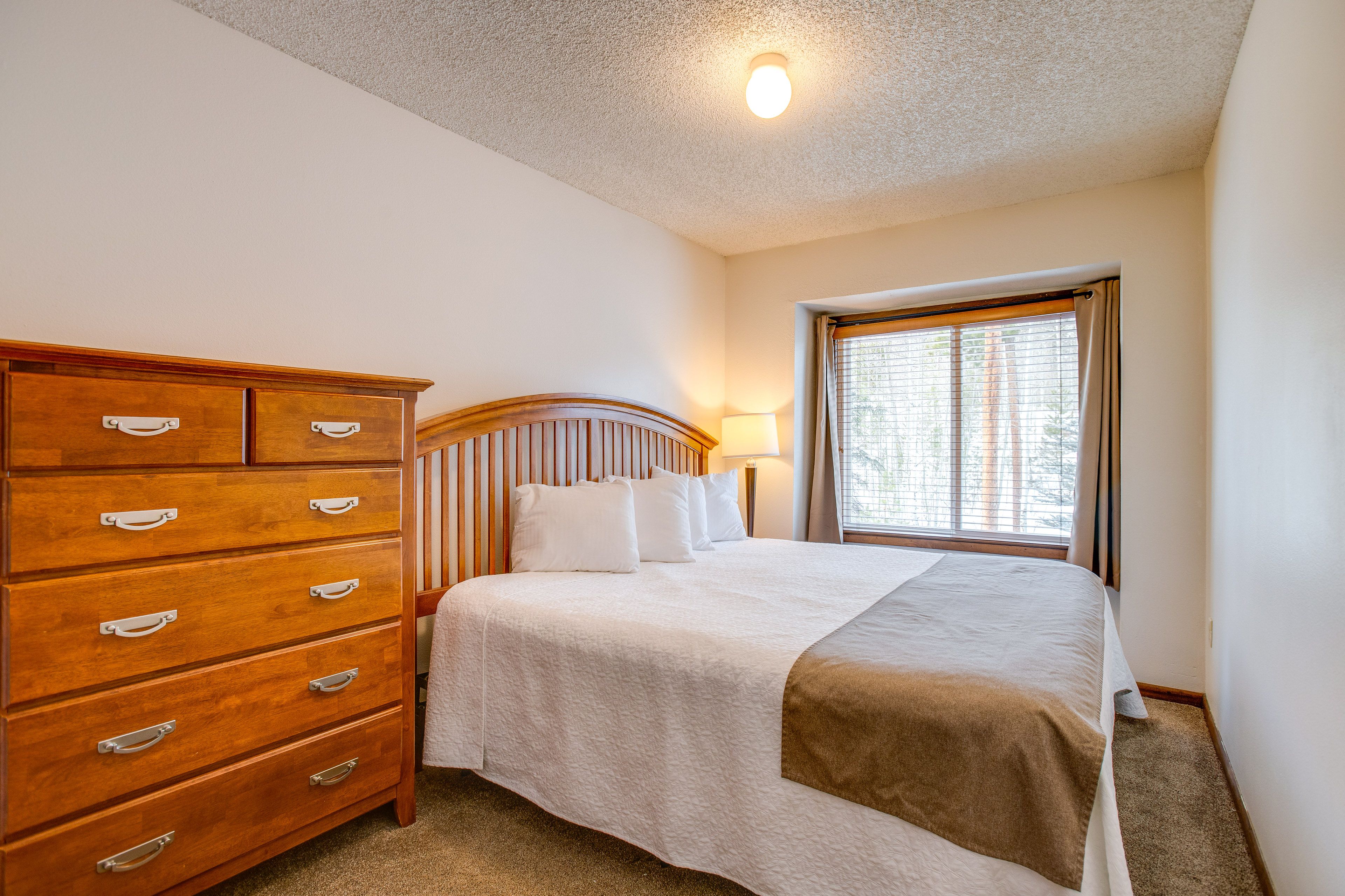 Bedroom 1 | Queen Bed | 2nd Floor