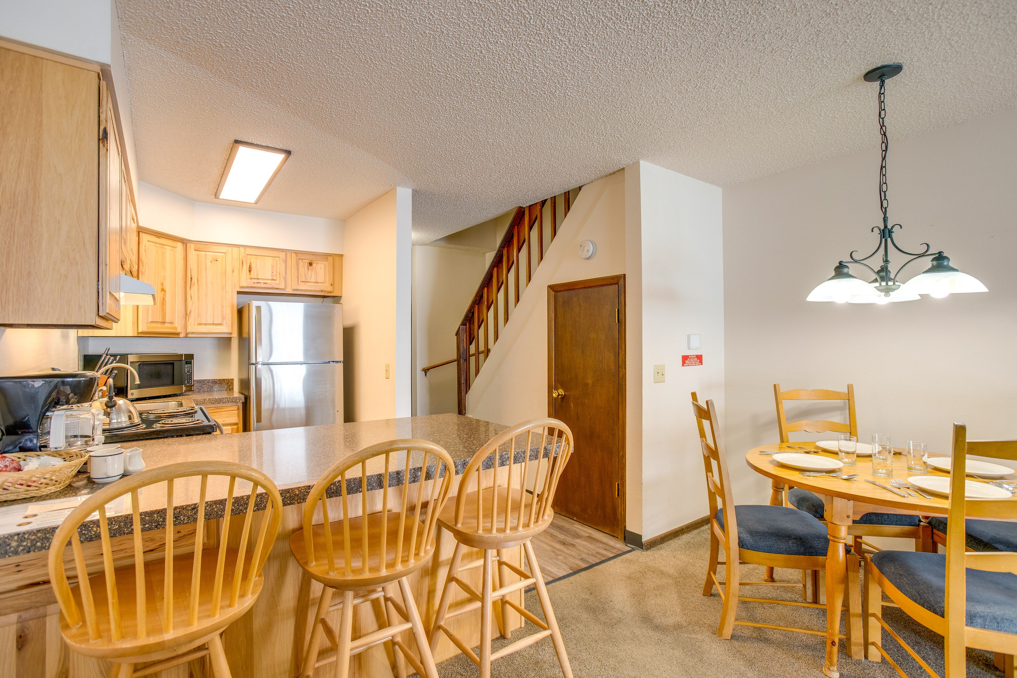 Dining Area | Main Level