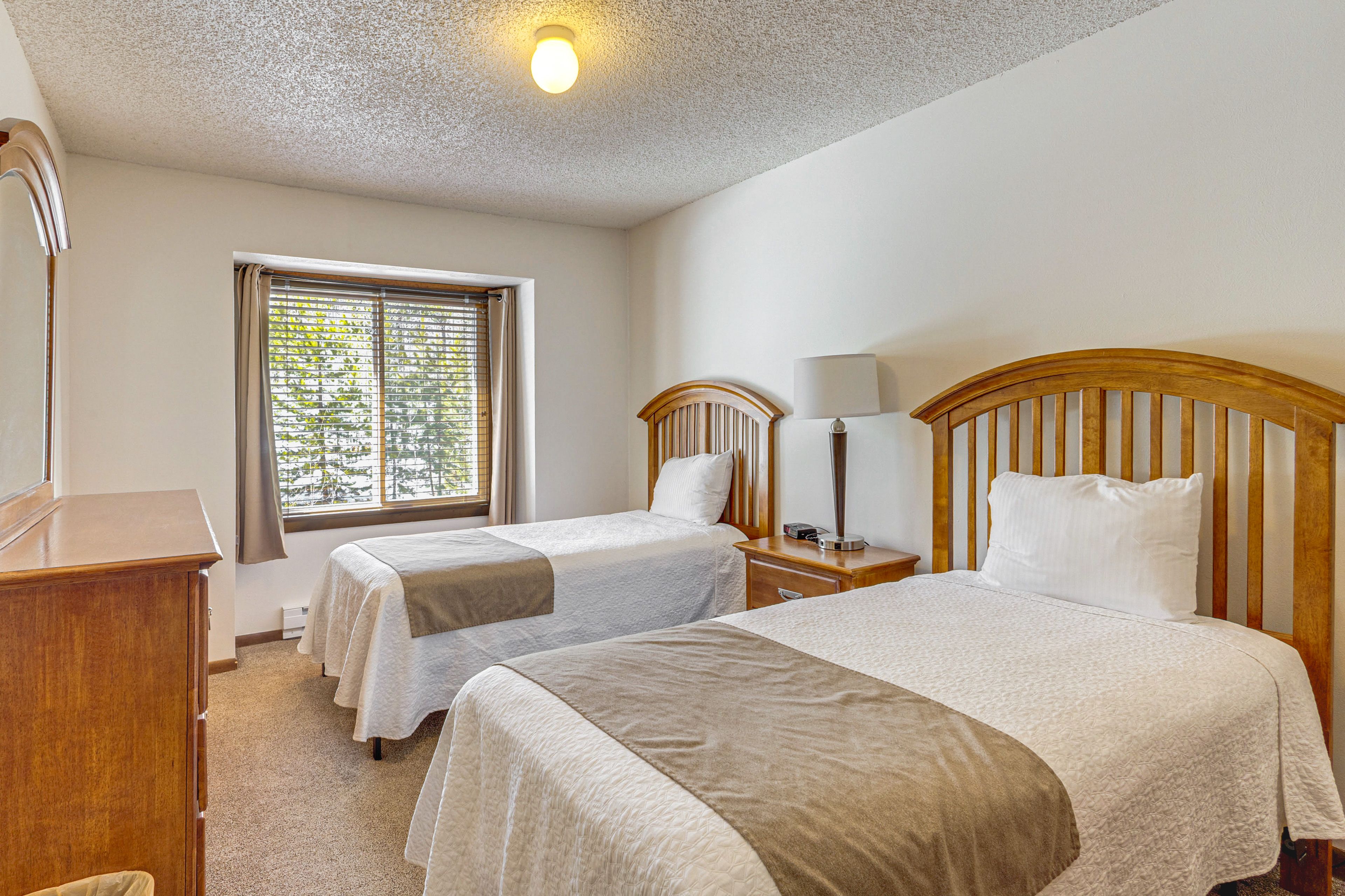 Bedroom 2 | 2 Twin Beds | 2nd Floor