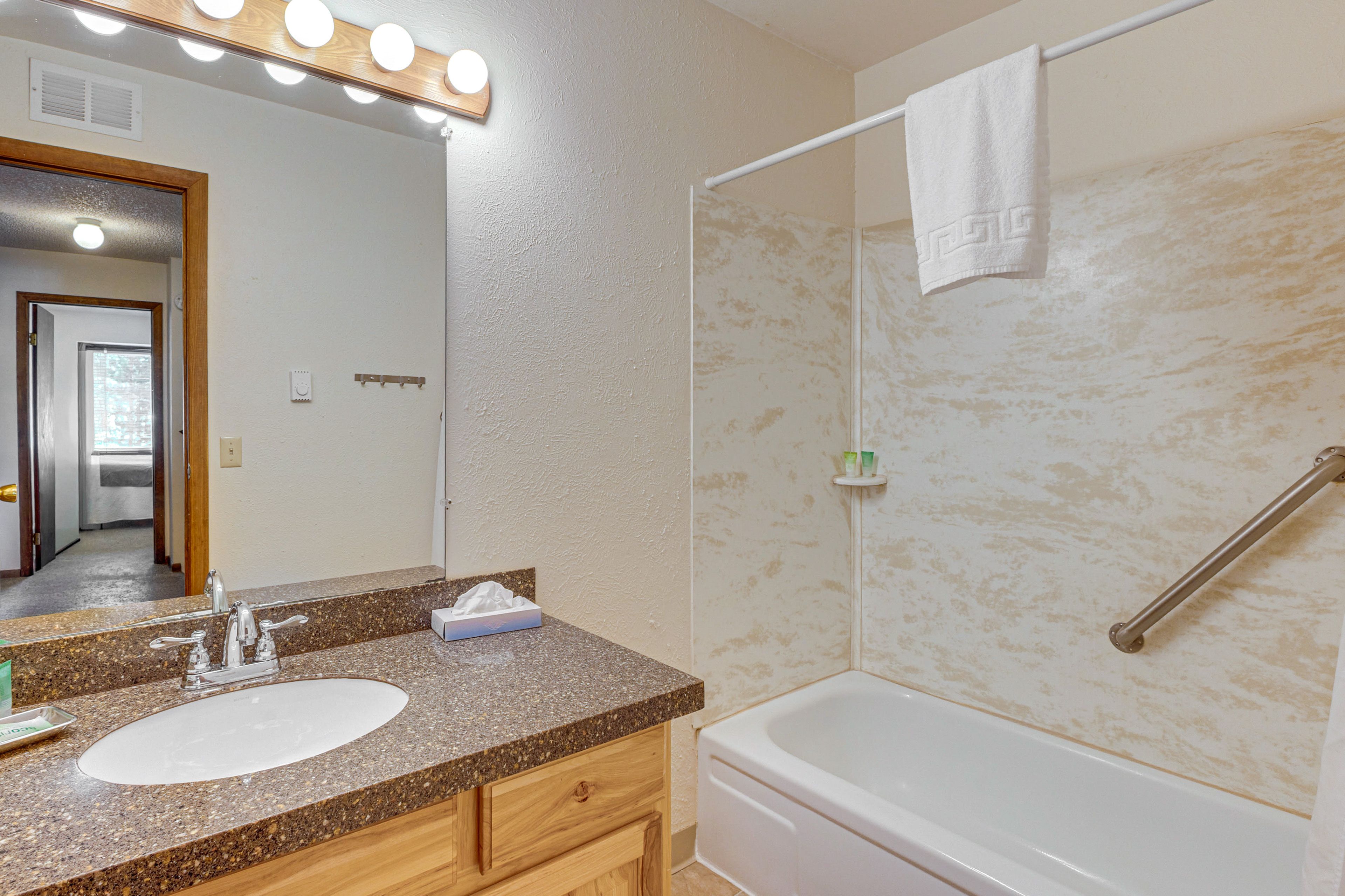 Full Bathroom | 2nd Floor