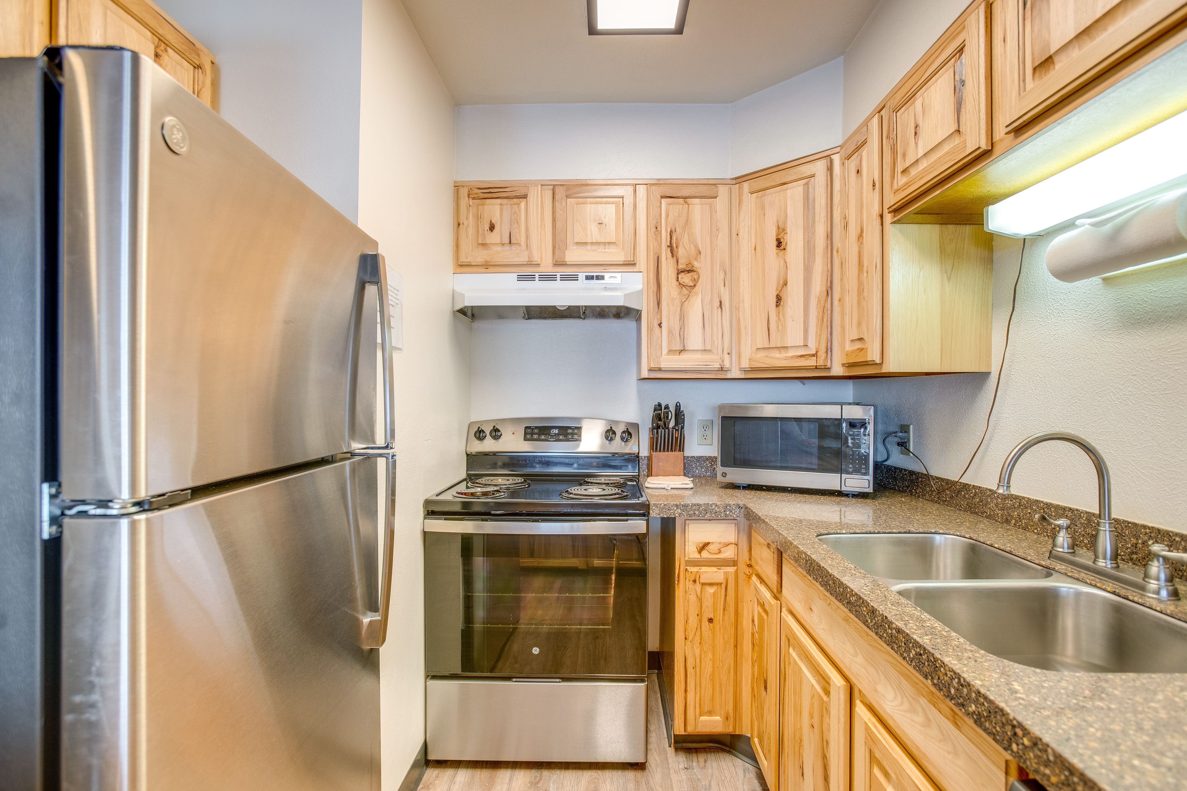 Kitchen | Main Level