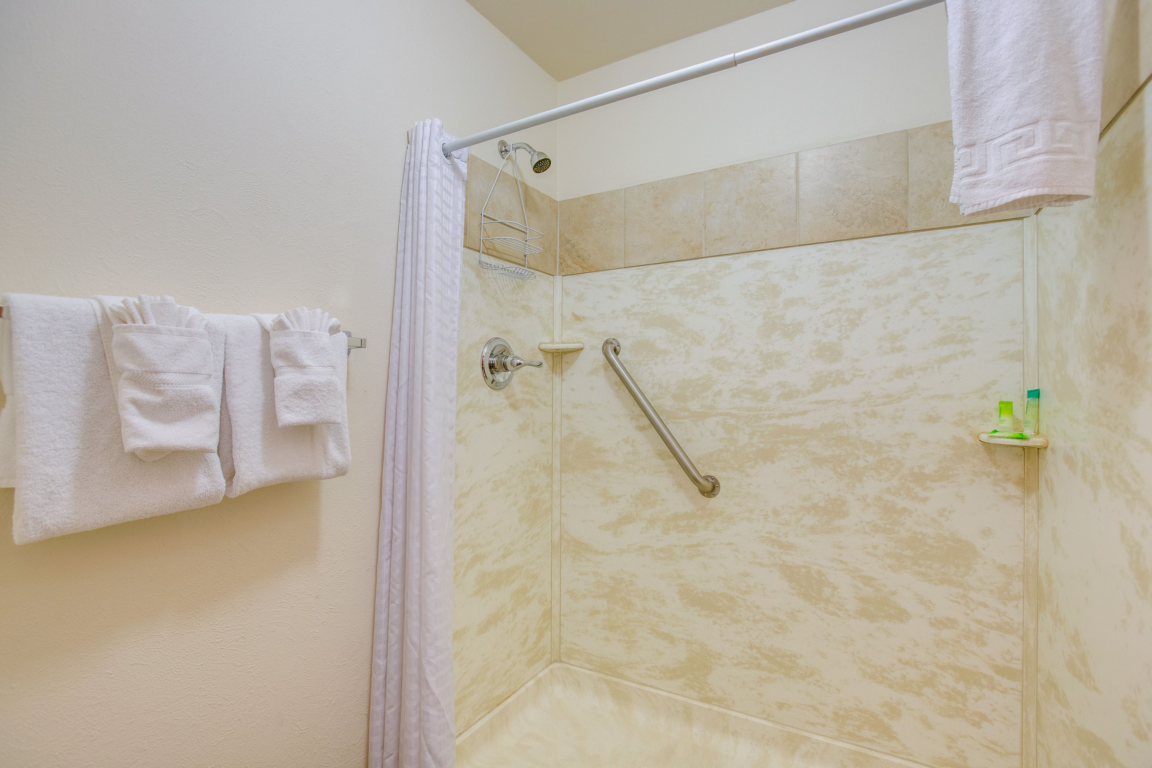 Full Bathroom | Upper Level