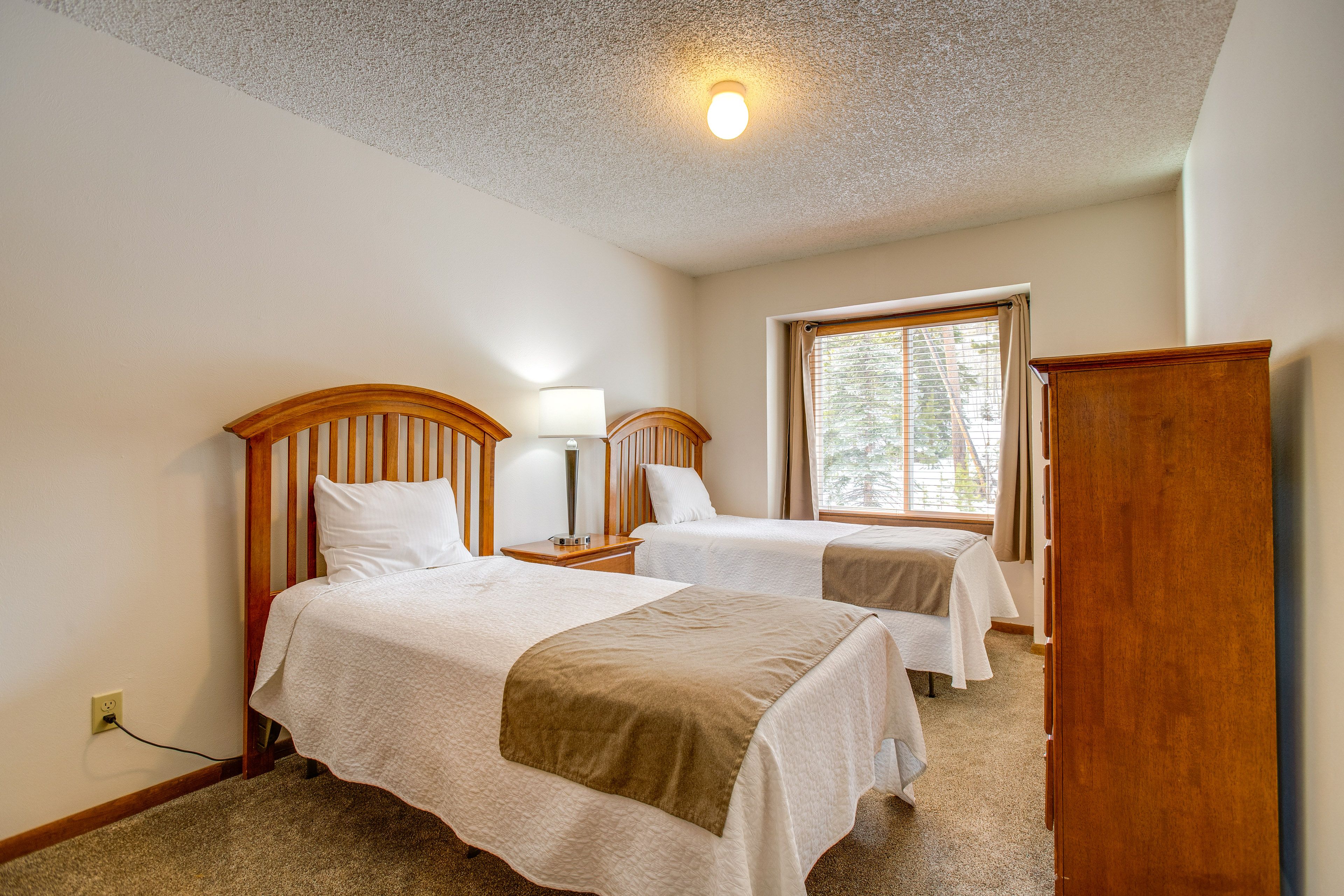 Bedroom 2 | Upper Level | 2 Twin Beds