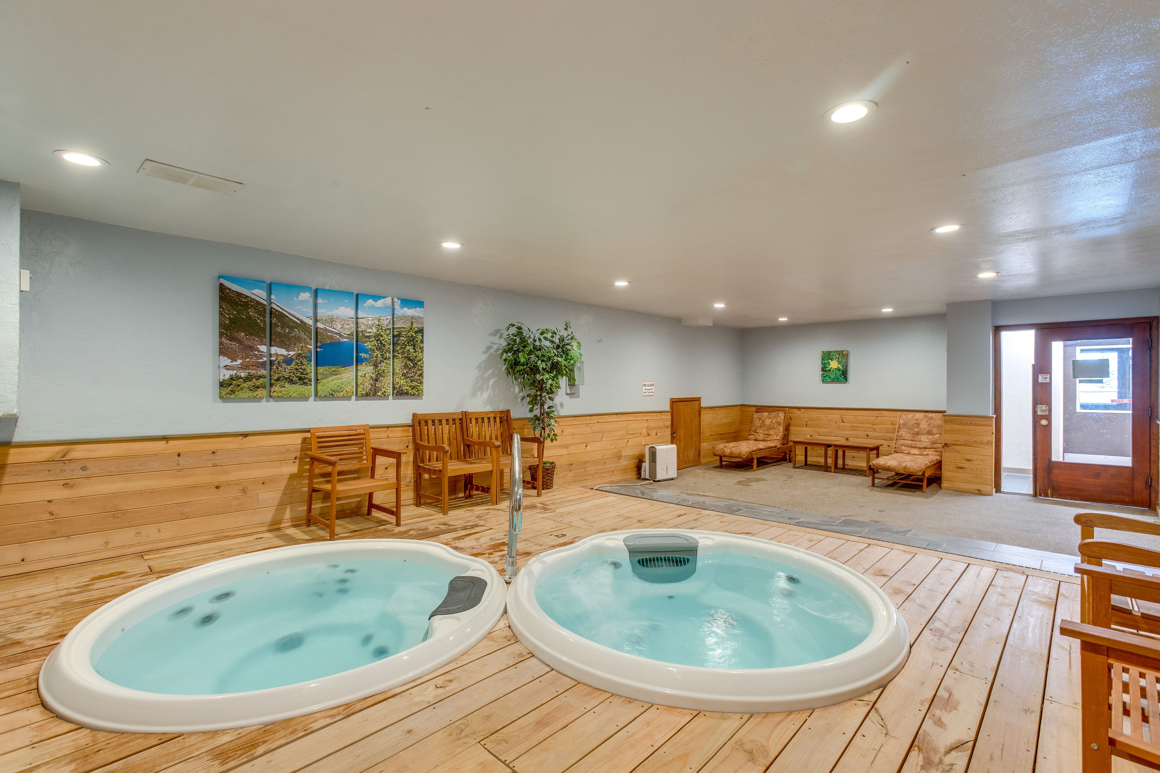 Lions Gate Pines Lodge | Community Amenities
